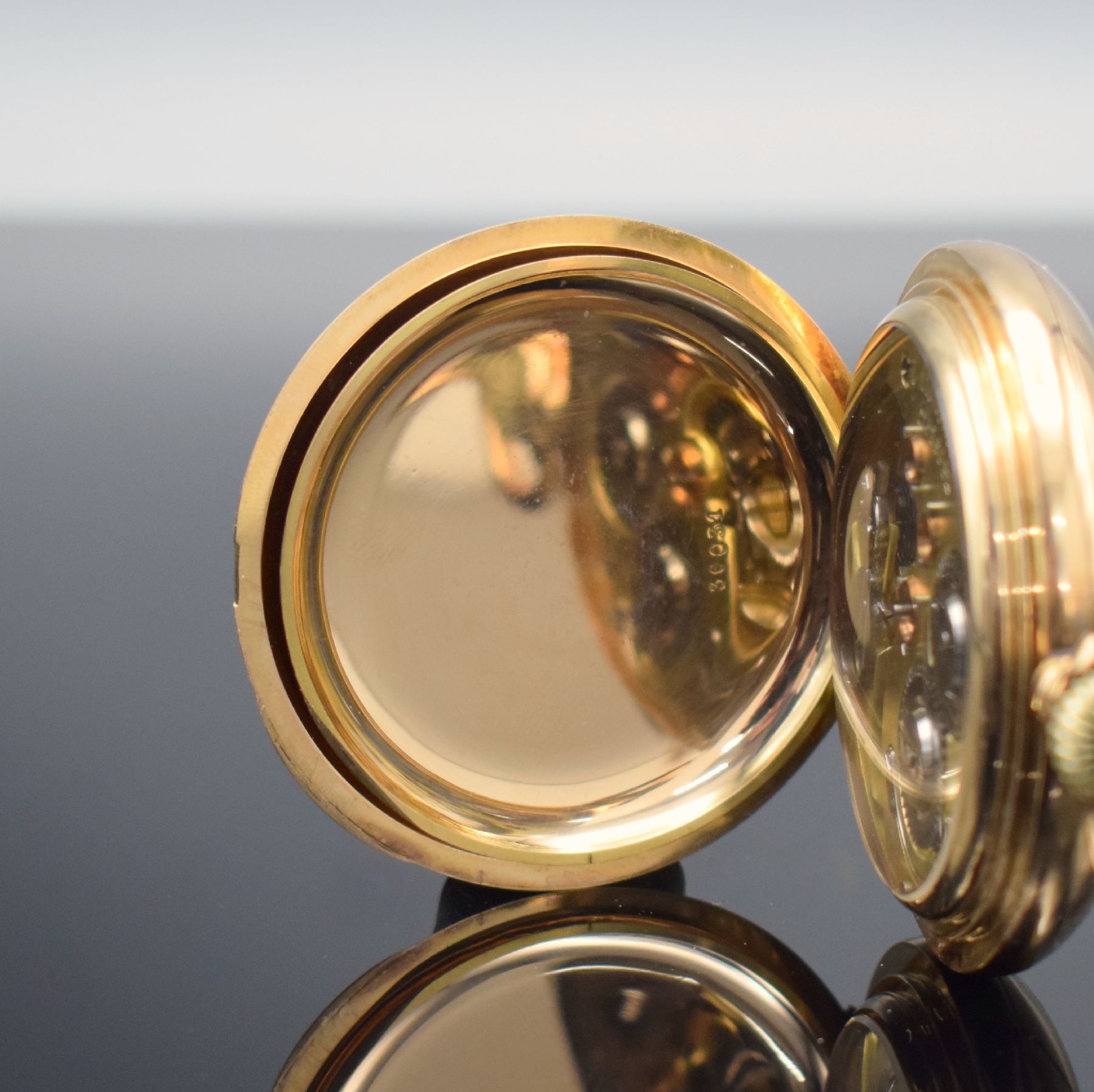 Detail f: Schwere Savonette mit Chronometerhemmung Nr. 36031 in RoseG 585/000, Schweiz um 1900, guill. 3-Deckel Goldgeh. l. dell., Emailzifferbl. m. röm. ...