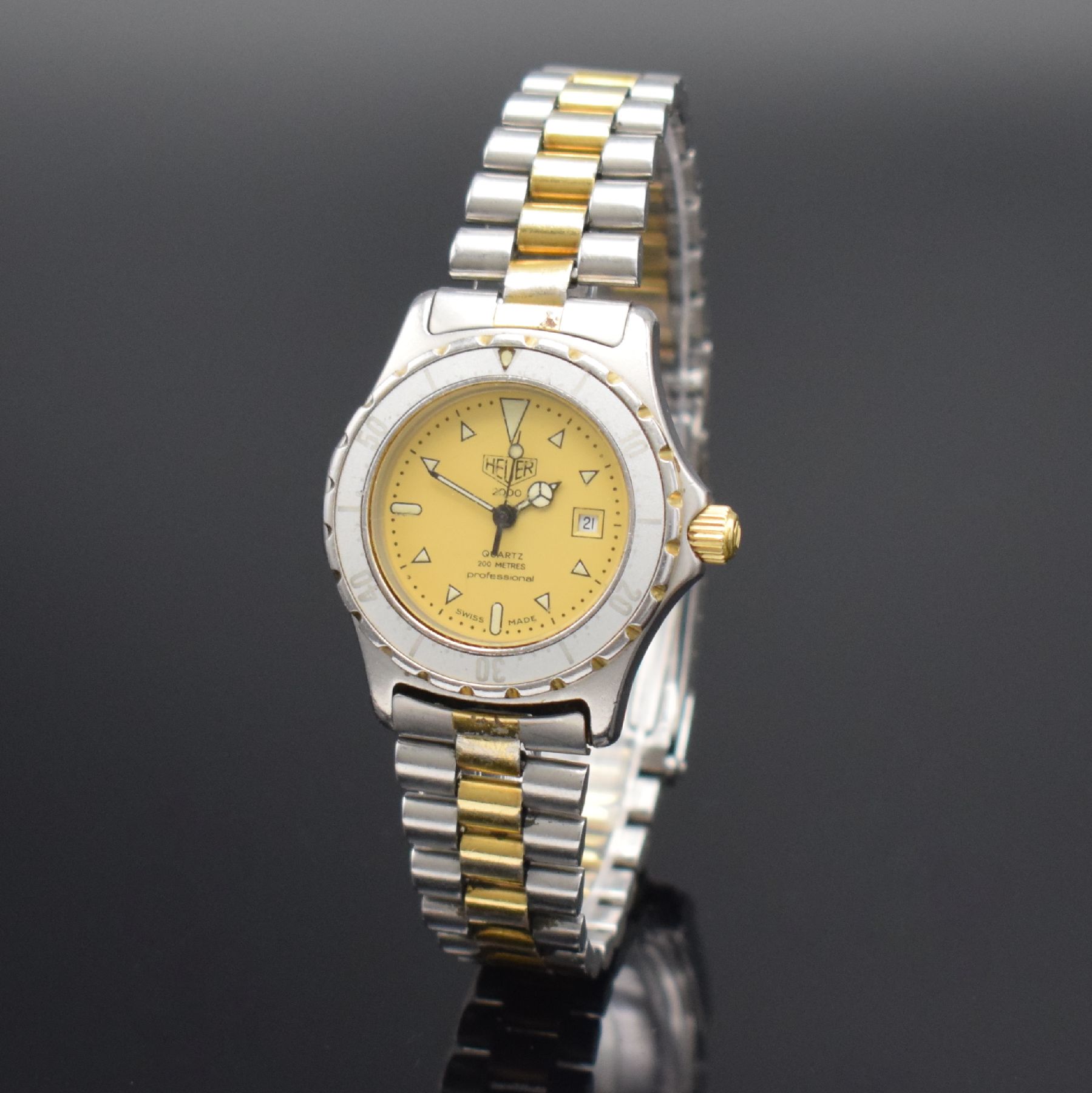 Detail b: TAG HEUER Damenarmbanduhr Professional Referenz 974.015, Schweiz um 1980, Edelstahlgeh. inkl. Gliederband m. Faltschl. z. T. verg., Boden & Krone ...