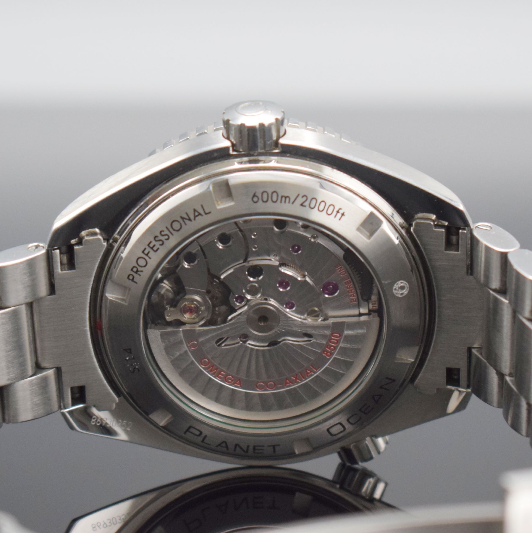Detail e: OMEGA Herrenarmbanduhr Seamaster Professional Planet Ocean Referenz 23230462101003, Automatik, Chronometer in Edelstahl inkl. Gliederband m. ...