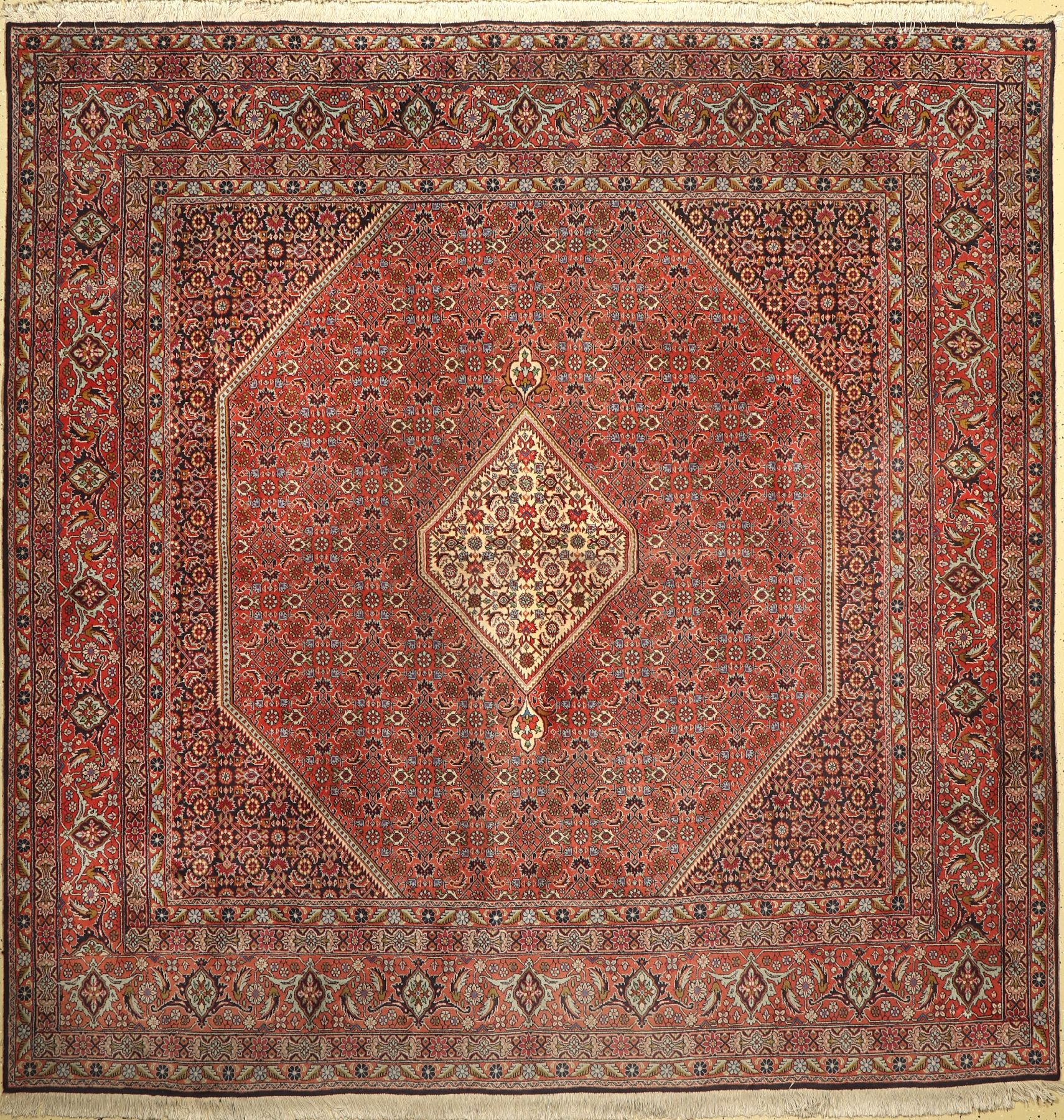 Bidjar, Persien, ca. 40 Jahre, Wolle auf Baumwolle, ca. 250 x 250 cm, verblasst, EHZ: 2
