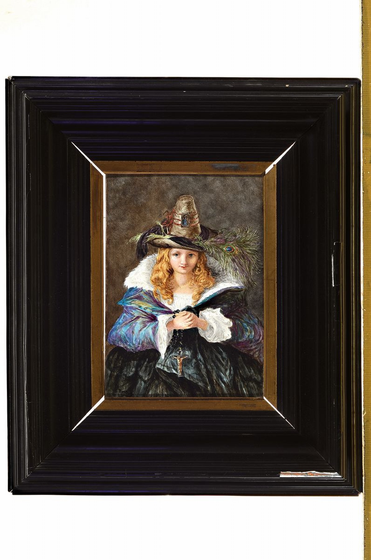 Detail k: Jules Loebnitz (1836-1895) für Maison Pichenot, Paris, Emailmalerei auf Keramikplatte, signiert u. datiert L.Barat 1879, Hüftbild eines Mädchens ...