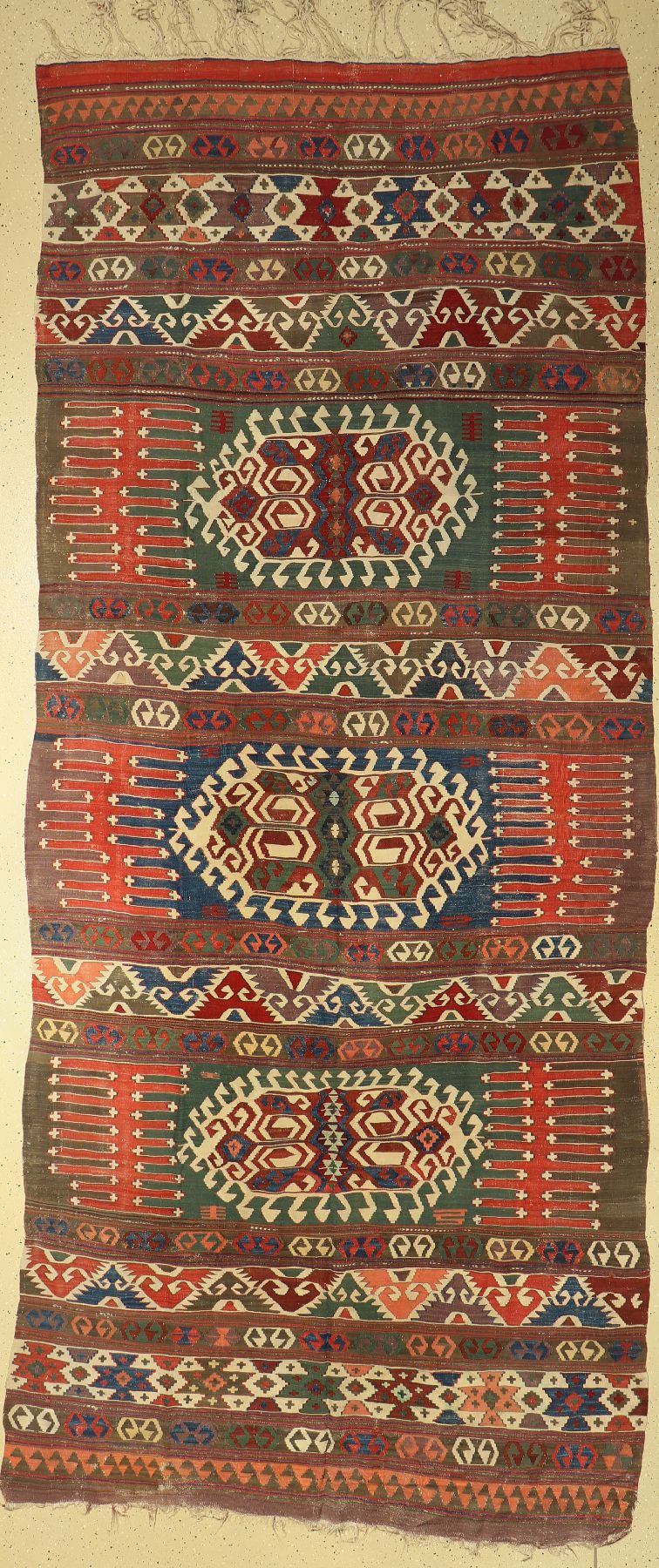 Konya Kelim, Anatolien, 19. Jhd, Wolle auf Wolle, ca. 415 x 175 cm, Starke Gebrauchsspuren