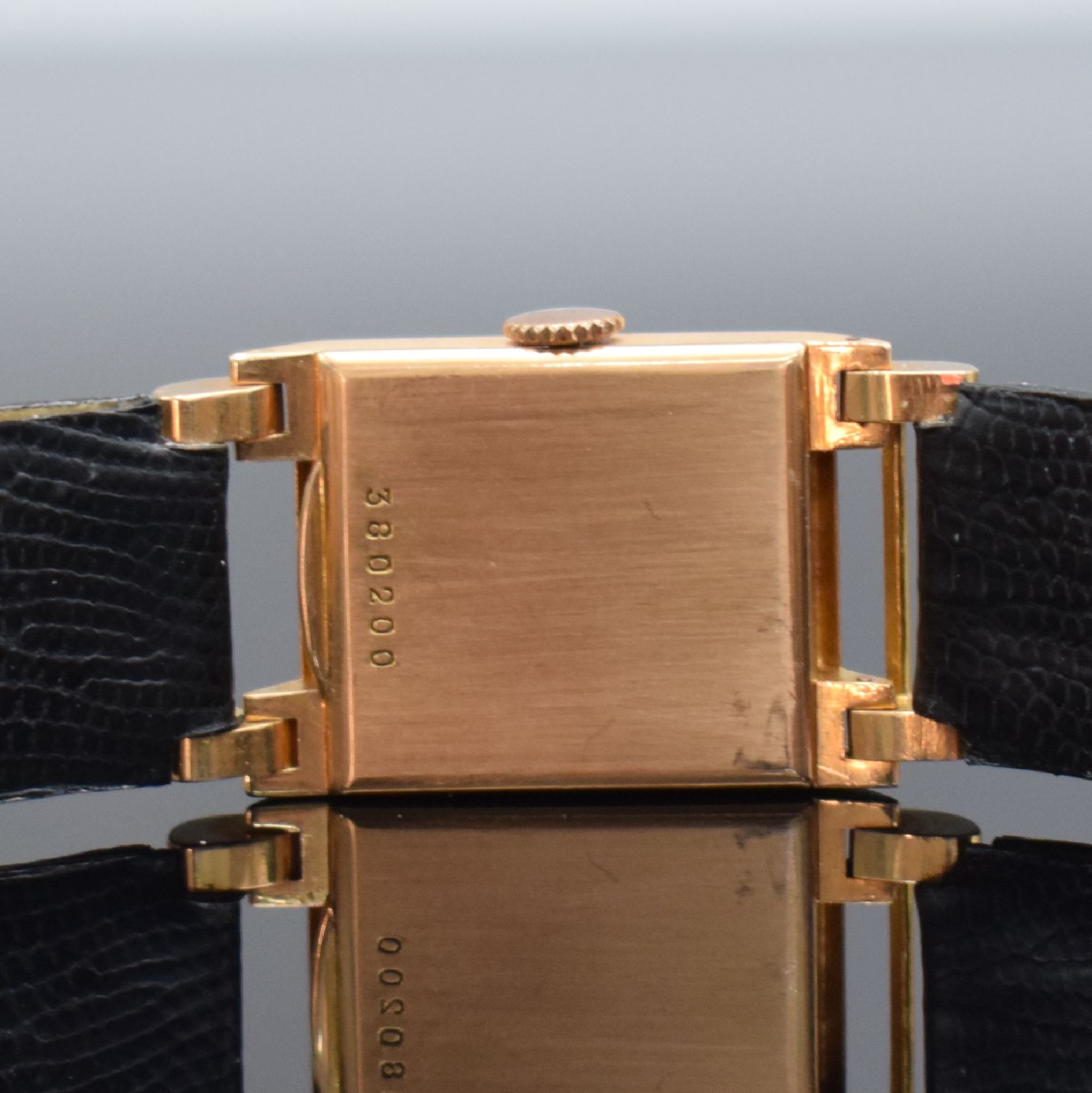 Detail d: ZENITH Damenarmbanduhr in RG 750/000, Schweiz um 1945, Handaufzug, Boden aufgedr., goldfarb./lachsfarb. Zifferbl. m. arab. Zahlen altersb. fl., gebl. ...