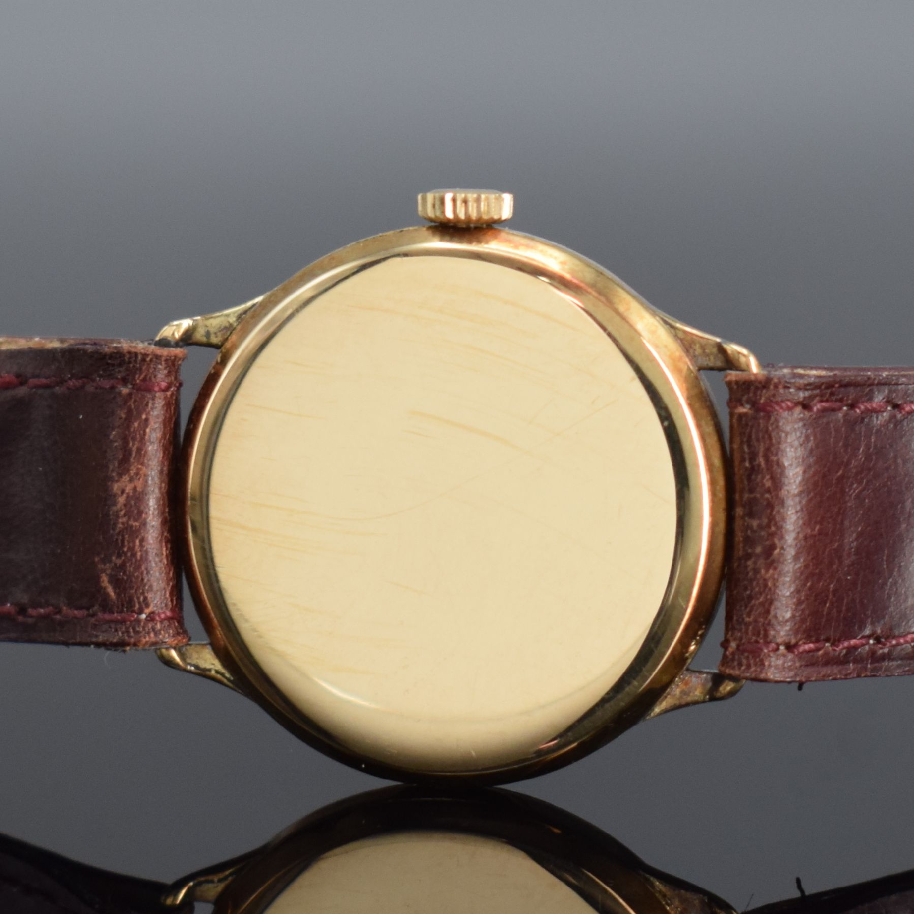 Detail d: MOVADO Damenarmbanduhr Chronometer in GG 585/000, Schweiz um 1940, Geh. angel., Handaufzug, Boden & Glasrand aufgedr., silb. Duoton-Zifferbl. teils ...