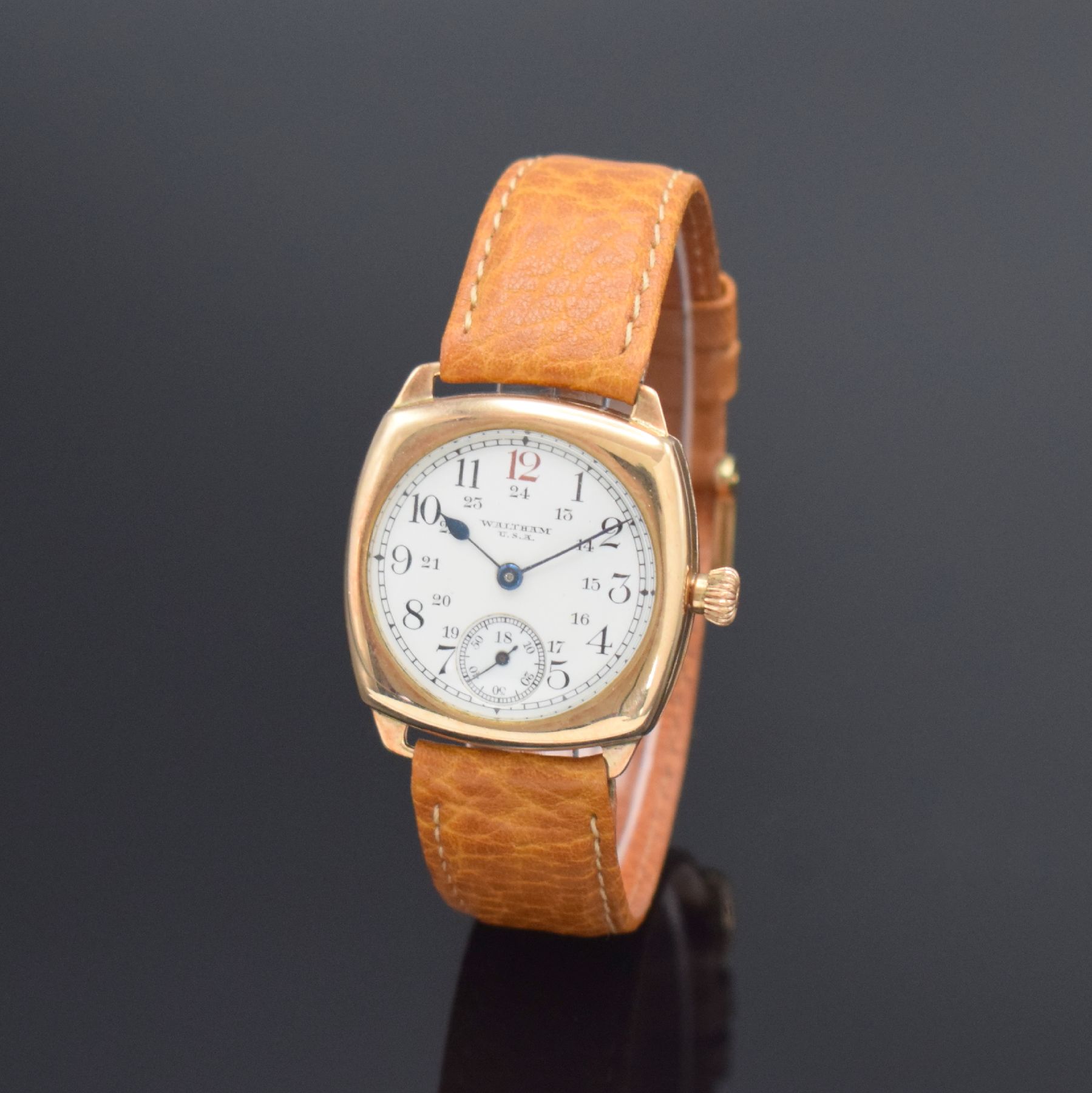 Detail b: WALTHAM frühe Armbanduhr in RG 375/000, USA um 1929, Handaufzug, Boden & Glasrand aufgedr., Emailzifferbl. m. arab. Zahlen, gebl. Zeiger teils ...