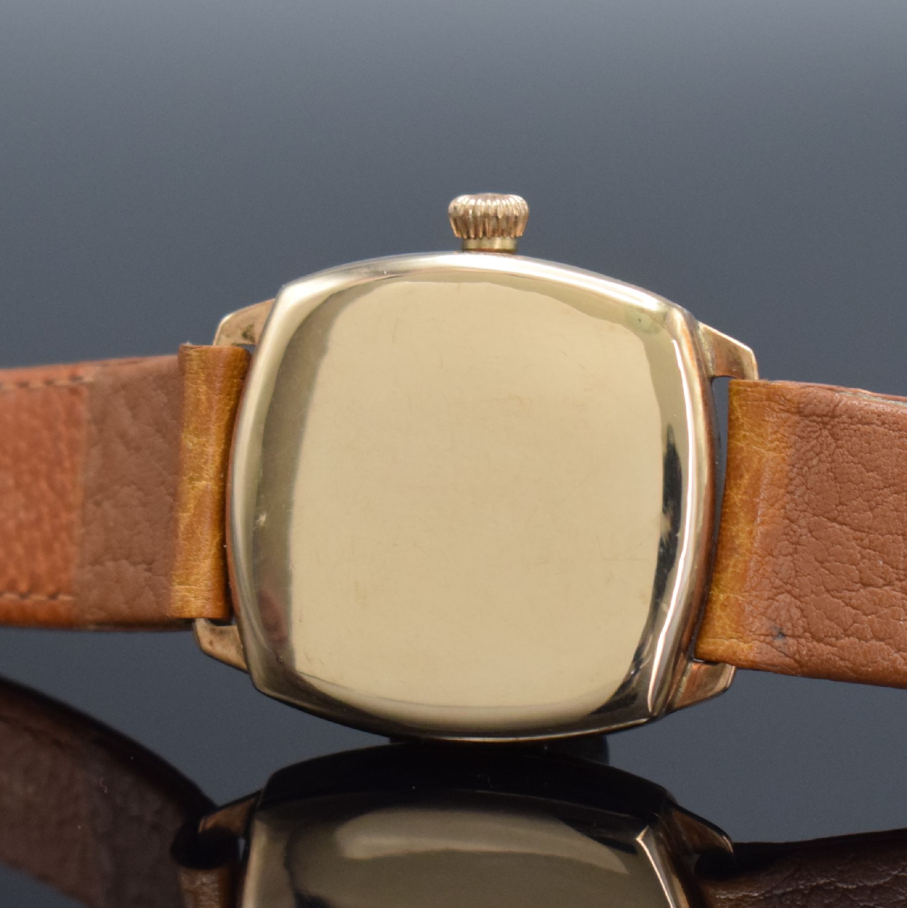 Detail d: WALTHAM frühe Armbanduhr in RG 375/000, USA um 1929, Handaufzug, Boden & Glasrand aufgedr., Emailzifferbl. m. arab. Zahlen, gebl. Zeiger teils ...