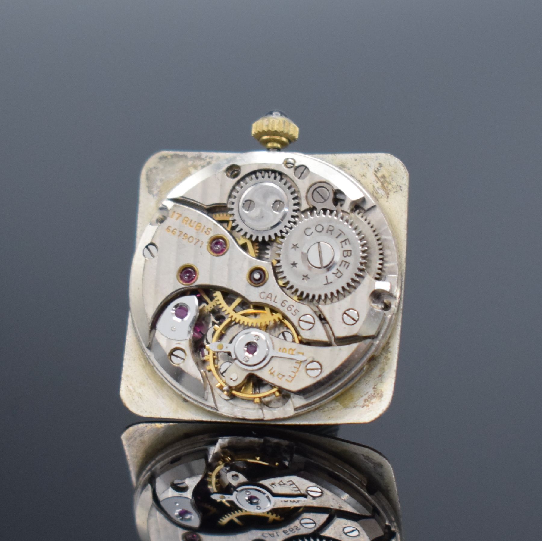 Detail f: CORTEBERT Damenarmbanduhr in RG 750/000, Schweiz um 1950, Handaufzug, Boden aufgedr., Schmuckkrone, Tropfen-Anstöße, silb. Zifferbl. m. gold. ...