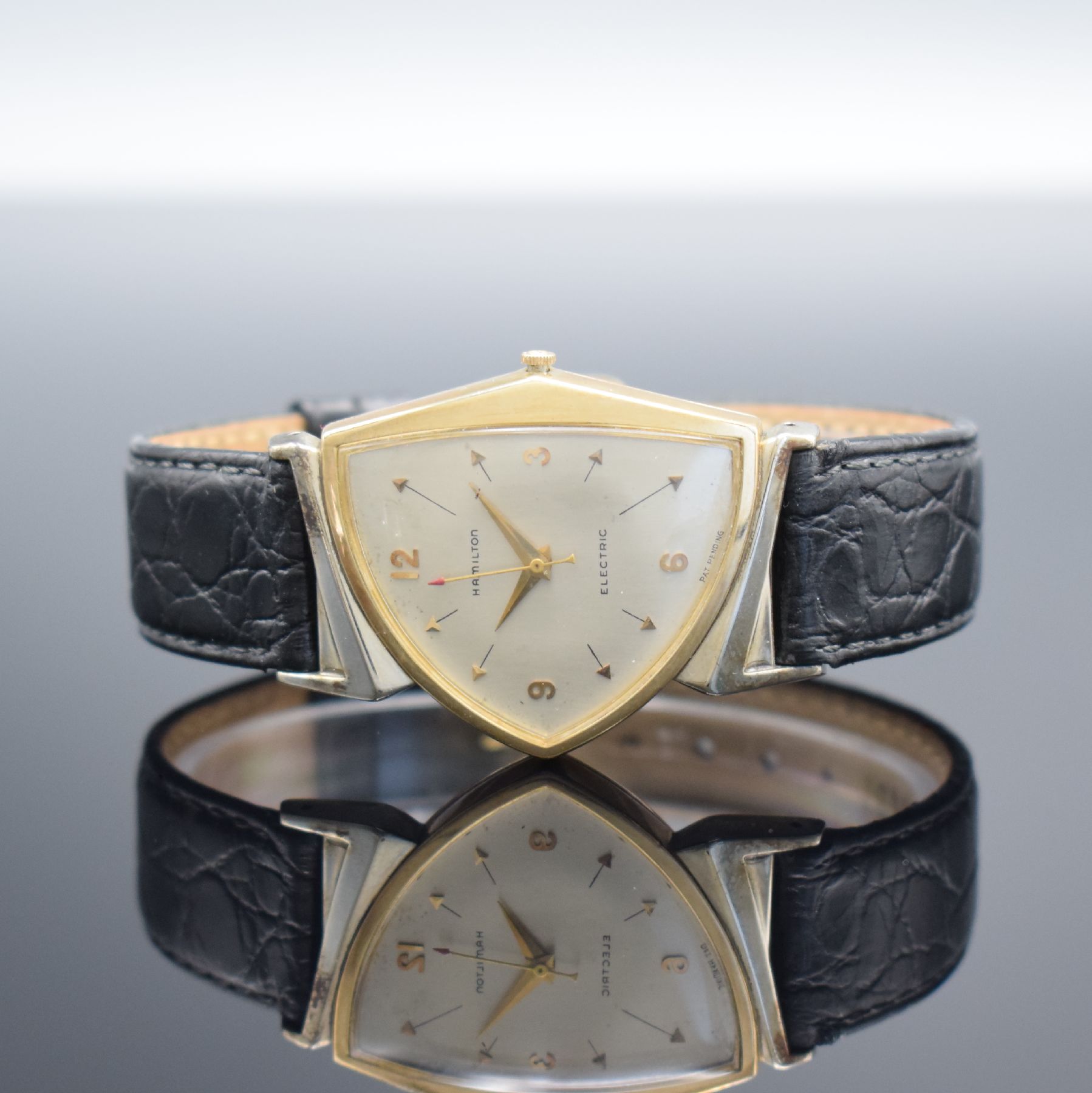 HAMILTON Electric Modell Pacer seltene vergoldete Armbanduhr, USA um 1959, eine der ersten elektromechanischen Uhren, asymetrisches Geh. teils ...