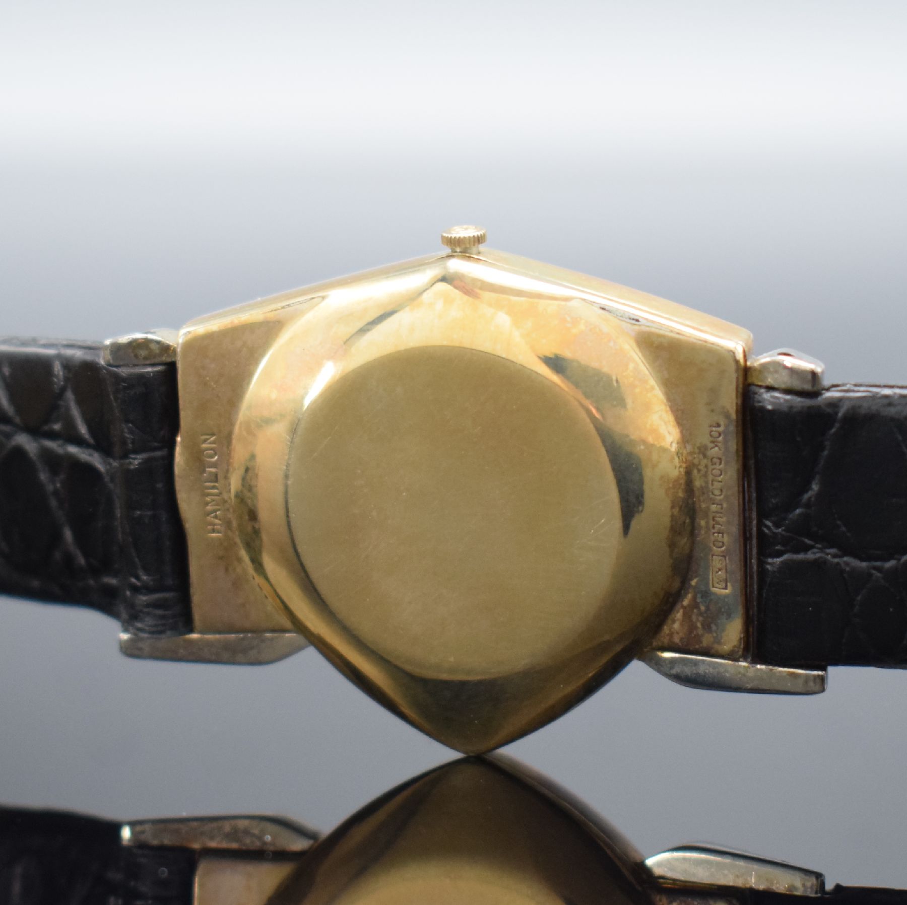 Detail e: HAMILTON Electric Modell Pacer seltene vergoldete Armbanduhr, USA um 1959, eine der ersten elektromechanischen Uhren, asymetrisches Geh. teils ...