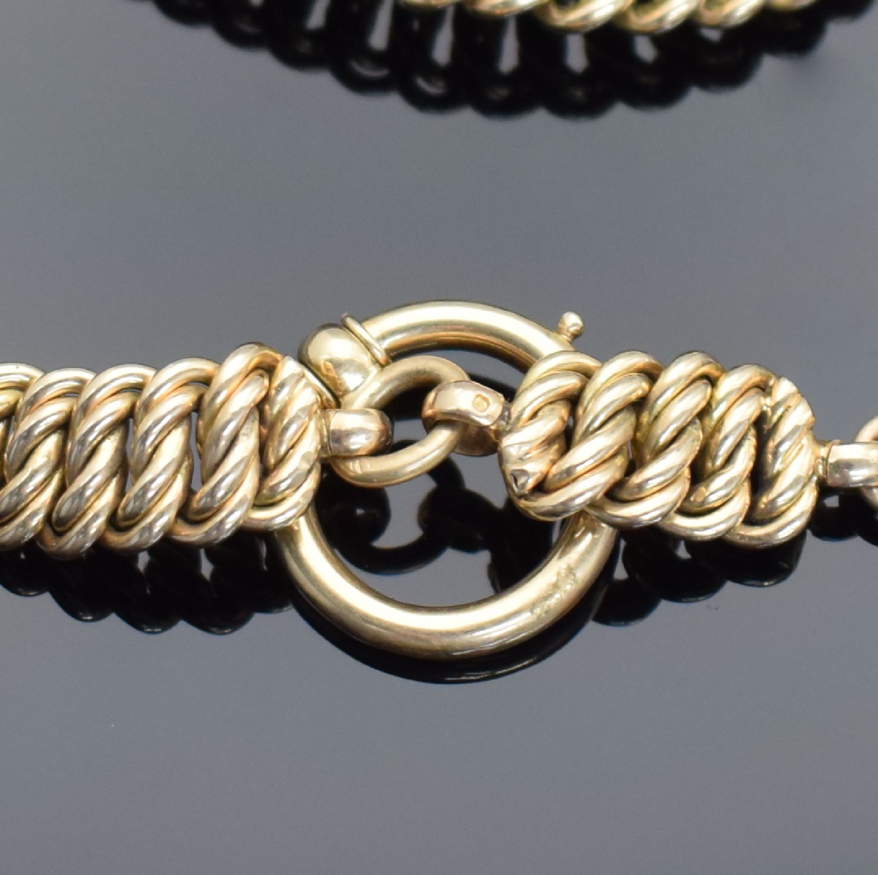 Detail b: Taschenuhrkette in RG 585/000 mit Anhänger, Deutschland um 1900, mit Karabiner & Federring, Anhänger m. Schmuckstein, L. ca. 37 cm, Gew. ca. 43g, ...