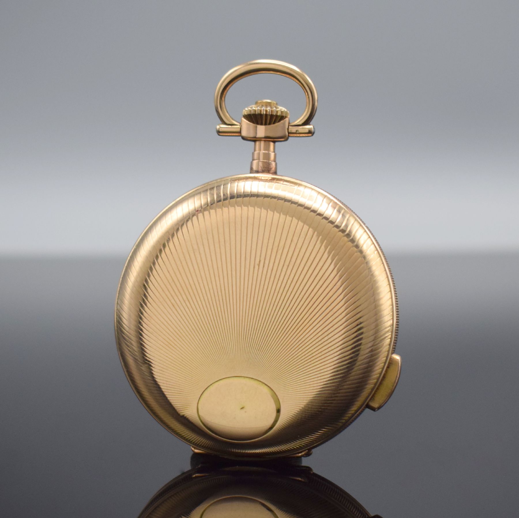 Detail b: Savonette mit 1/4-Stunden-Repetition in Roségold 585/000, Schweiz um 1915, 3-Deckel Goldgeh., Cuvette m. Medaillengravur, Metallzifferbl. m. arab. ...