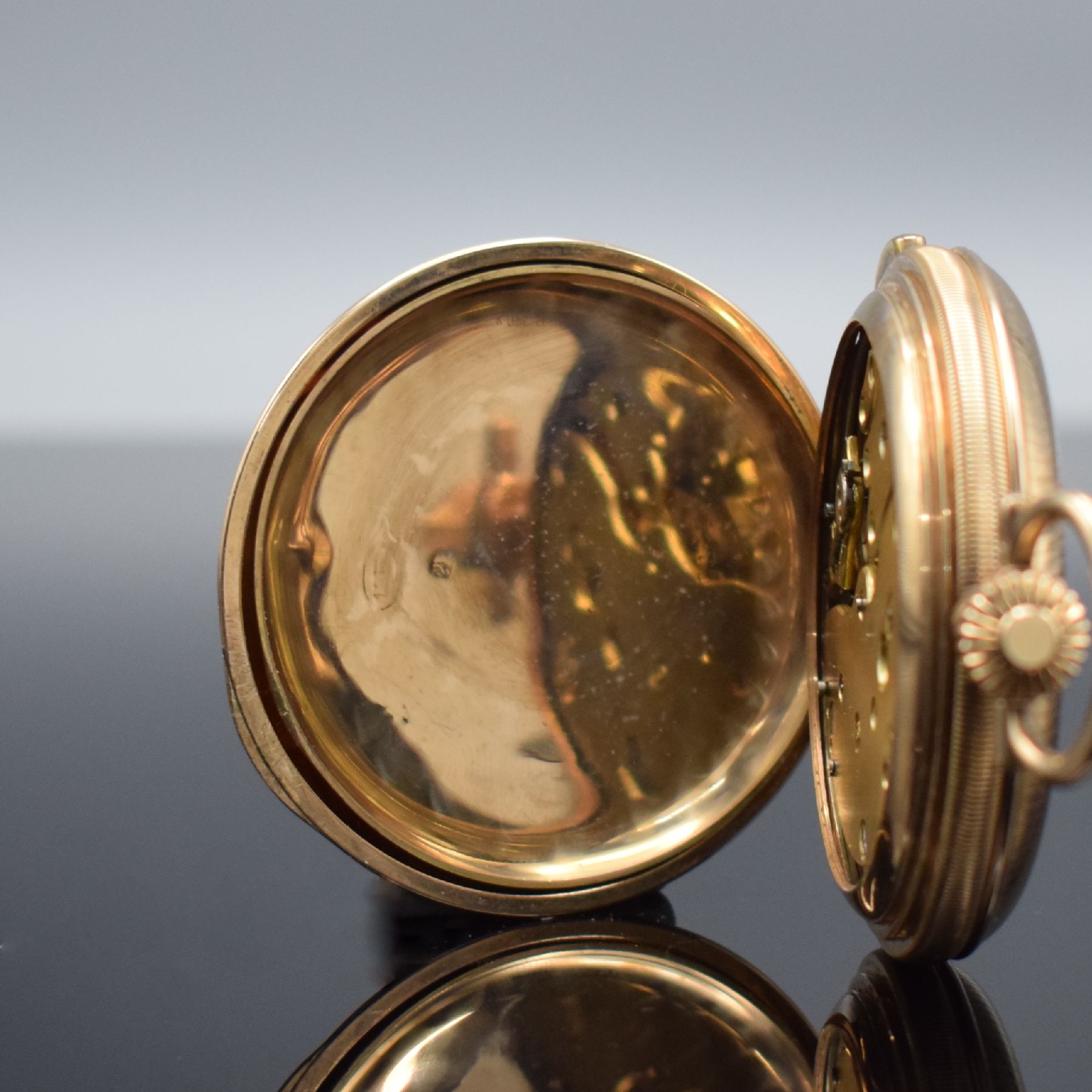 Detail f: Savonette mit 1/4-Stunden-Repetition in Roségold 585/000, Schweiz um 1915, 3-Deckel Goldgeh., Cuvette m. Medaillengravur, Metallzifferbl. m. arab. ...