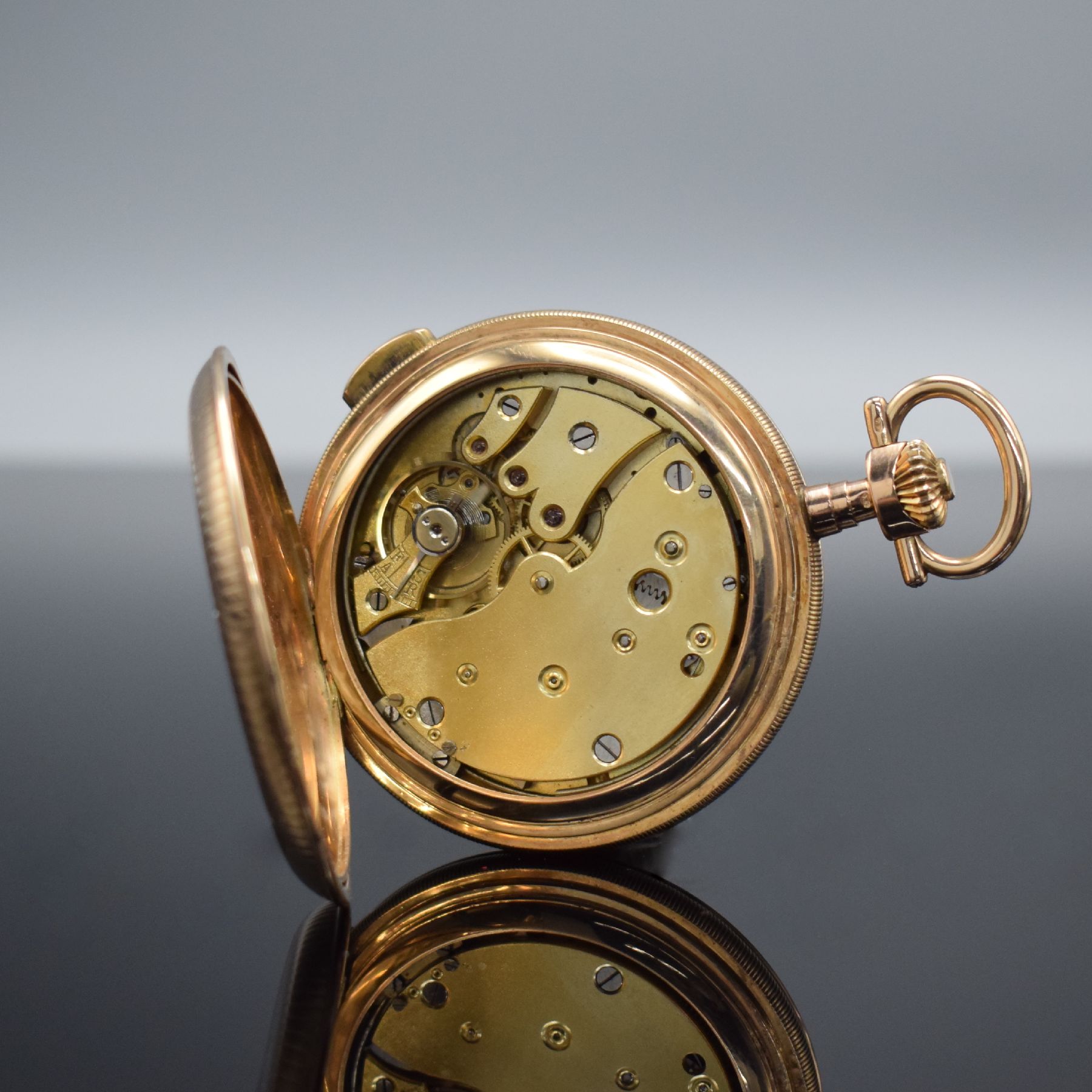 Detail g: Savonette mit 1/4-Stunden-Repetition in Roségold 585/000, Schweiz um 1915, 3-Deckel Goldgeh., Cuvette m. Medaillengravur, Metallzifferbl. m. arab. ...