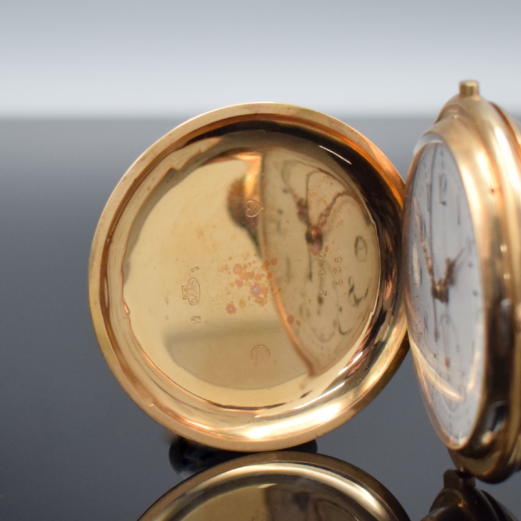Detail a: Große Herrensavonette mit 1/4-Stunden- Repetition & Schaltradchronograph in RG 585/000, Schweiz um 1900, glattes 3-Deckel Goldgeh. dell., Cuvette m. ...