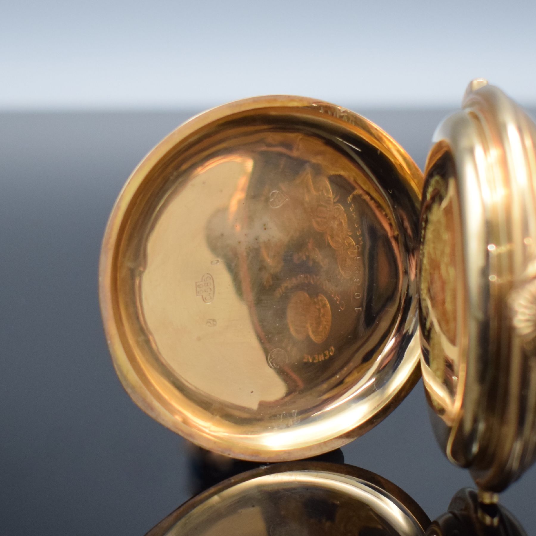 Detail d: Große Herrensavonette mit 1/4-Stunden- Repetition & Schaltradchronograph in RG 585/000, Schweiz um 1900, glattes 3-Deckel Goldgeh. dell., Cuvette m. ...
