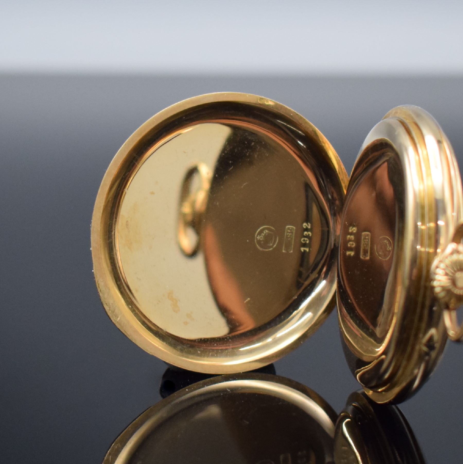 Detail b: FRITZ MAURMANN offene Schultaschenuhr in GG 585/000, Deutschland um 1932, glattes Geh., Goldcuvette, verg. Metallzifferbl. m. aufgel. Breguet-Zahlen, ...