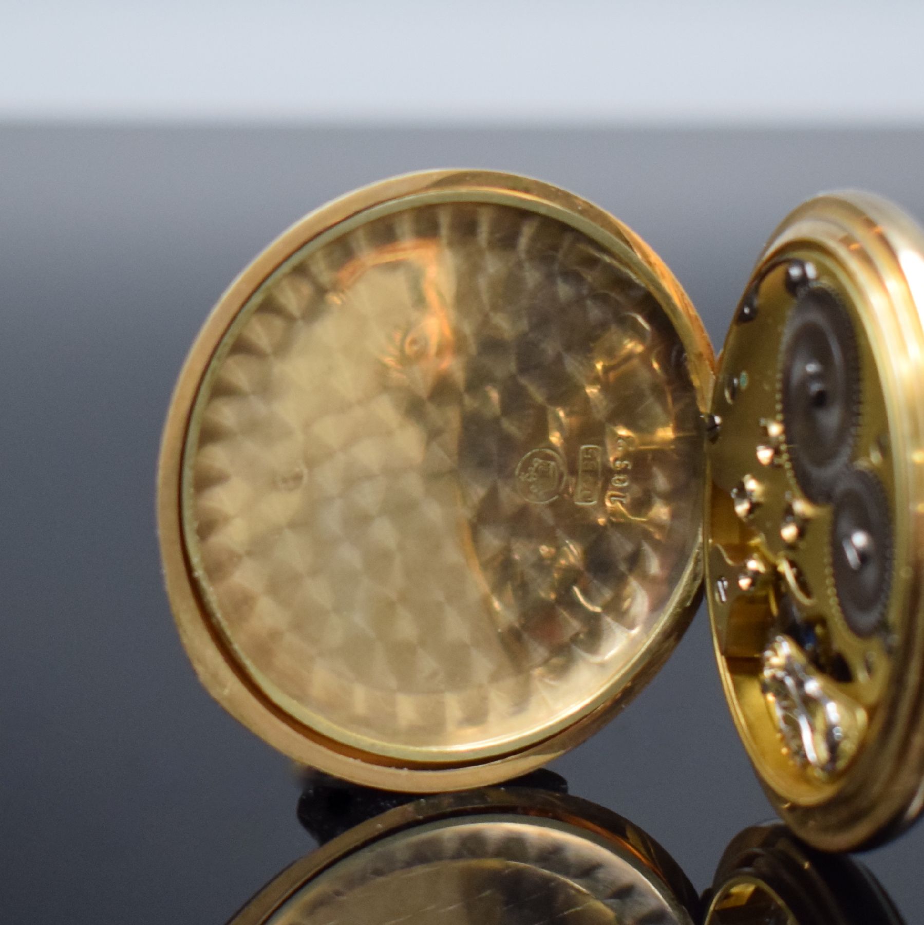 Detail d: FRITZ MAURMANN offene Schultaschenuhr in GG 585/000, Deutschland um 1932, glattes Geh., Goldcuvette, verg. Metallzifferbl. m. aufgel. Breguet-Zahlen, ...