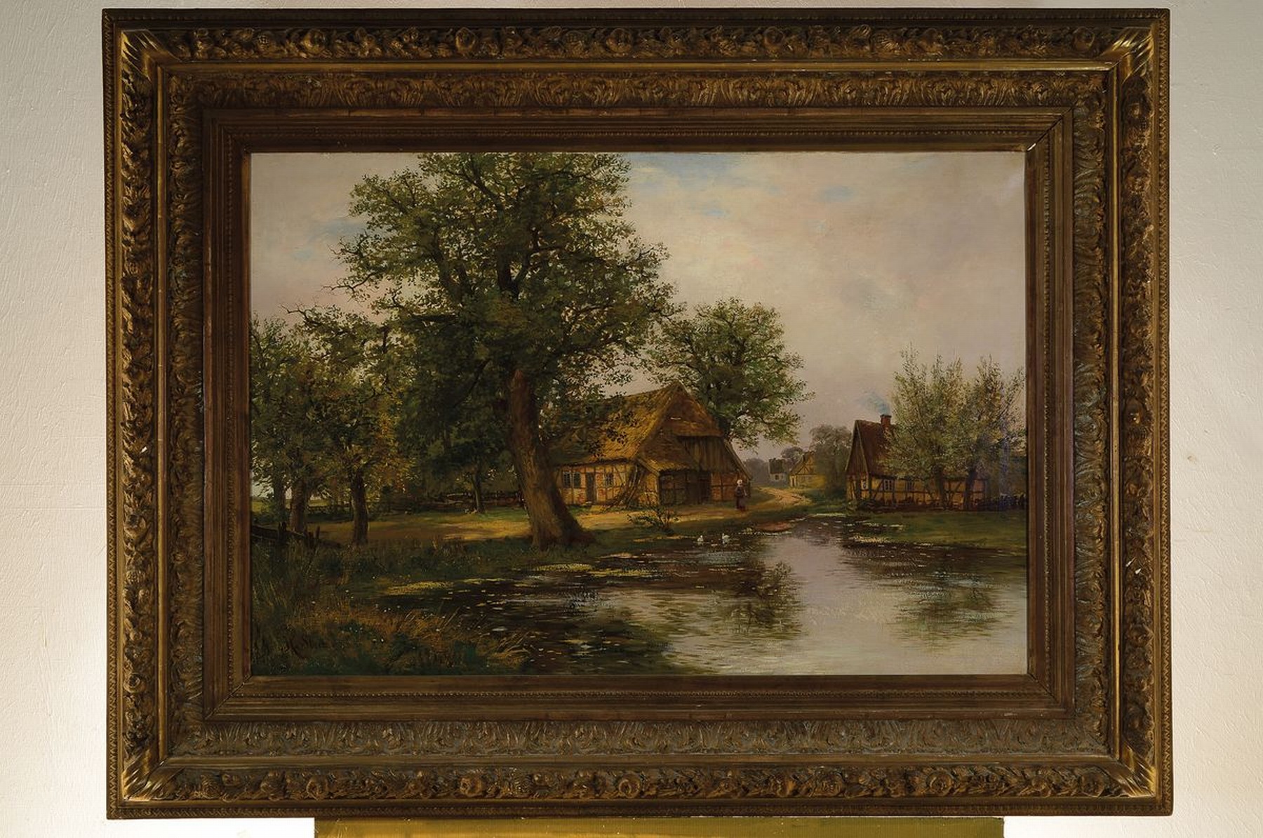Detail k: Heinrich Steen, Niederländischer Traditionalist um 1900, großformatige Dorfansicht, Magd als Staffagefigur an Baum bestandenem Teich, Öl/Lwd, ...