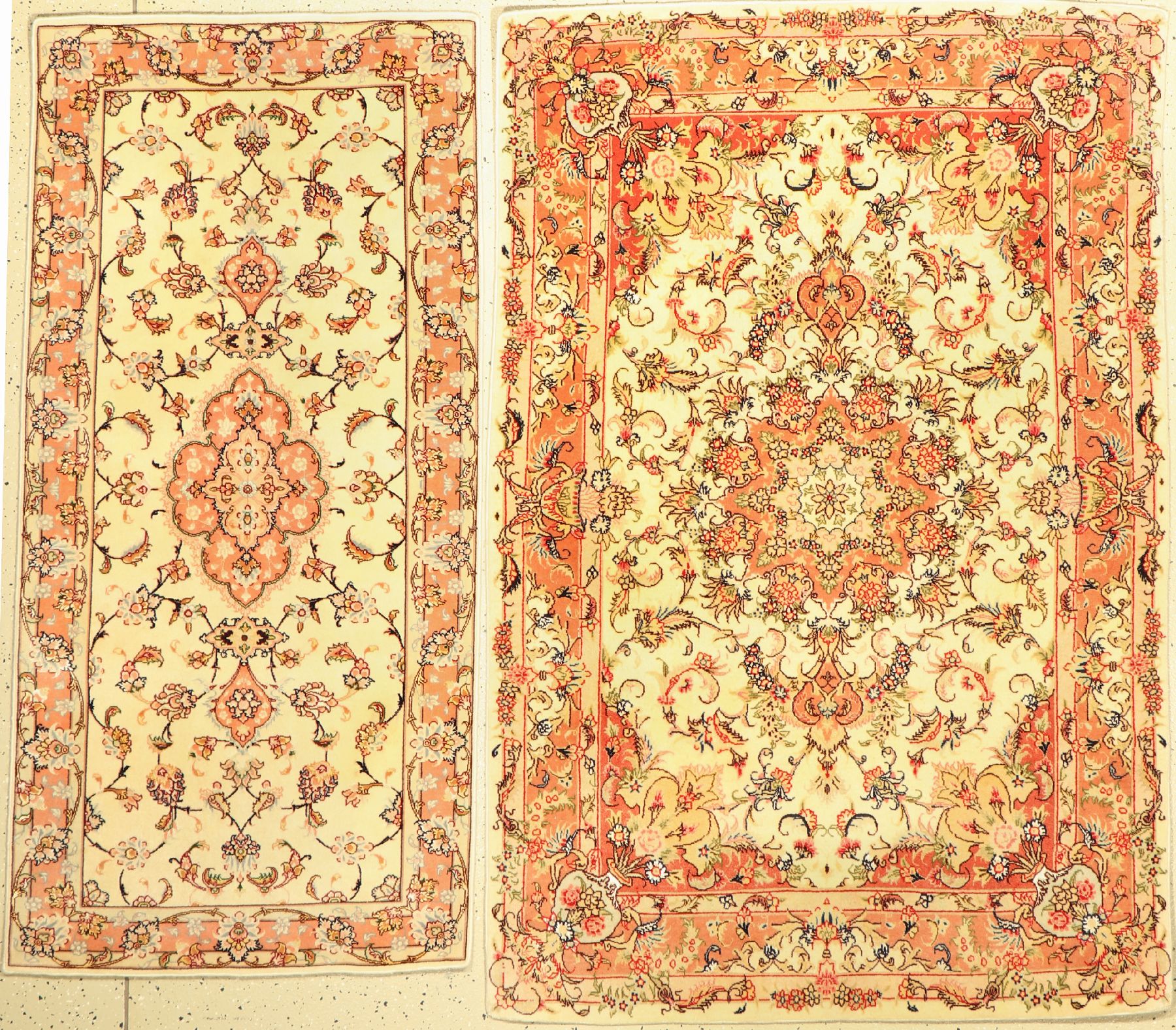 Ein Paar Täbriz fein, Persien, ca. 50 Jahre, Korkwolle mit Seide, ca. 158 x 106 cm, und ca, 150 x 70 cm, ca, 500.000 Kn/qm, EHZ: 2(ohne Fransen)