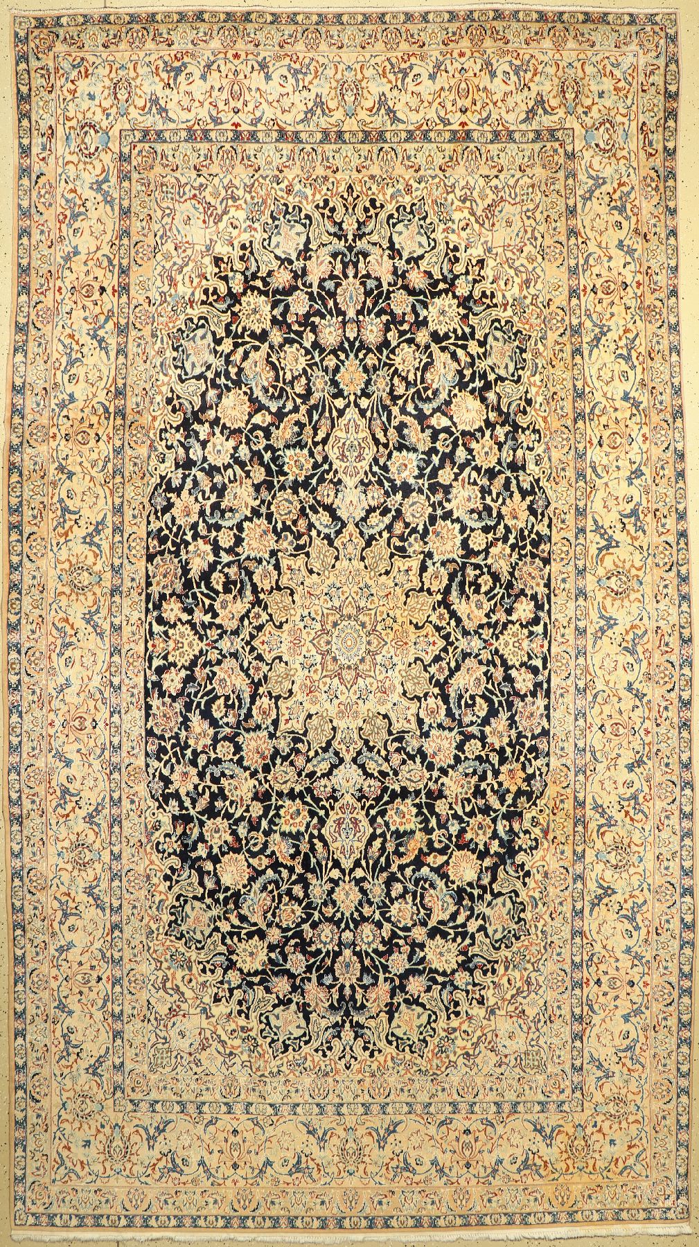 Nain fein, Persien, ca. 60 Jahre, Korkwollemit Seide, ca. 390 x 220 cm, EHZ: 2-3