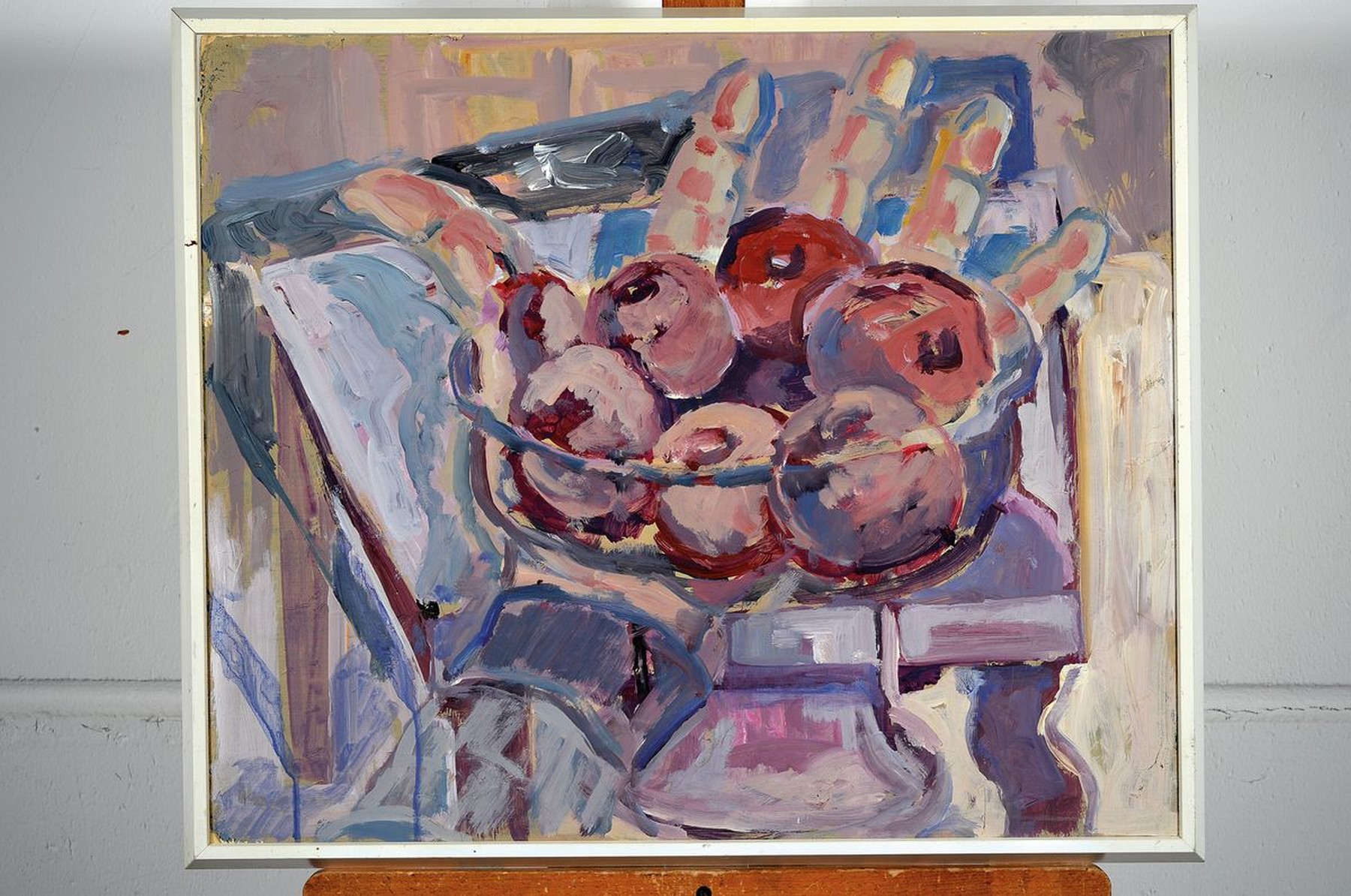 Detail k: Heinz Reiss, 1923-2012 Haßloch, Stillleben mit Äpfeln und großer Hand, Lk/Hartfaser, monogr., ca. 50x60cm, R. ca. 52x62cm