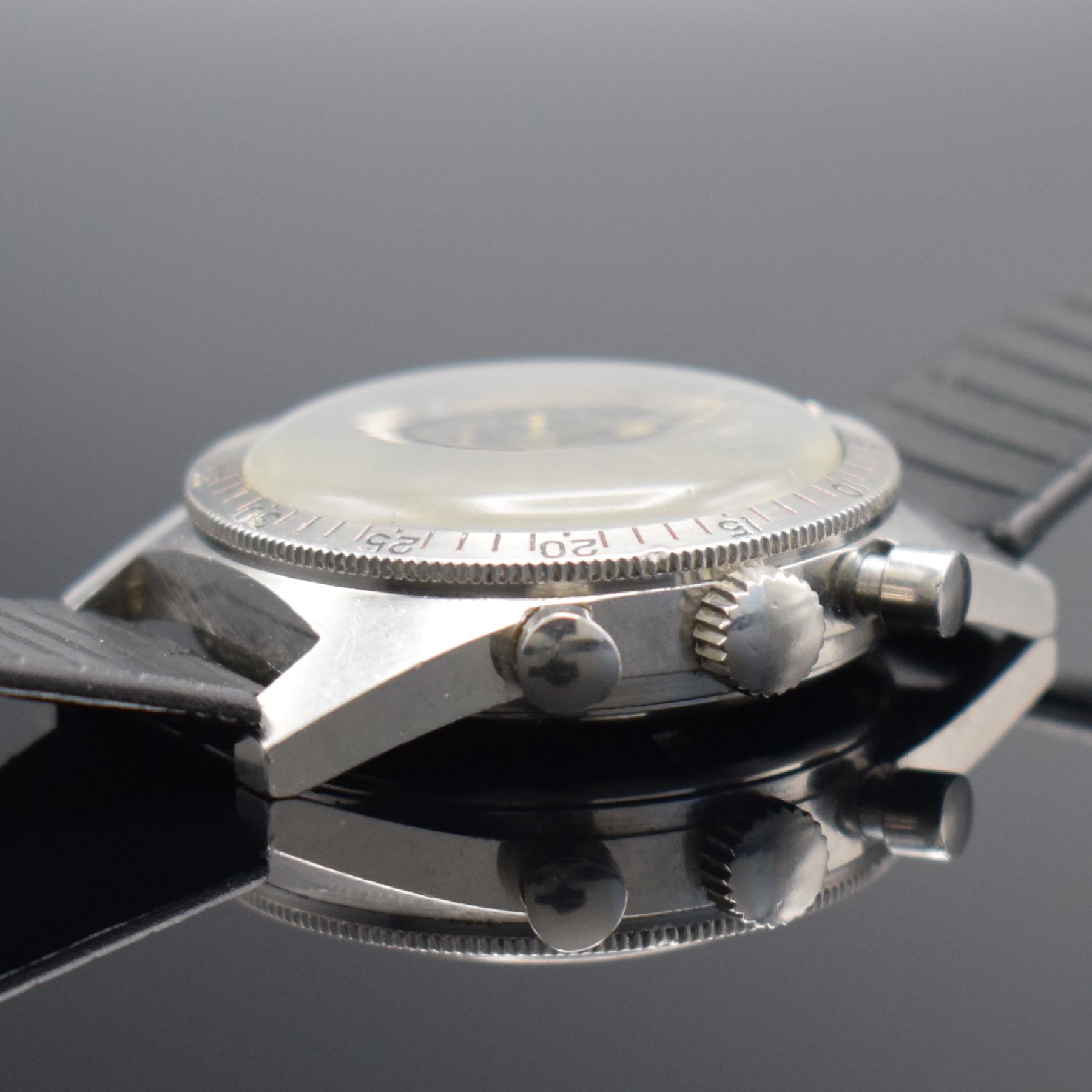 Detail c: LE PHARE seltene Herrenarmbanduhr mit Chronograph Kaliber Valjoux 92, Schweiz um 1965, Handaufzug, Stahlgeh. m. geschr. Boden, beids. drehb. ...