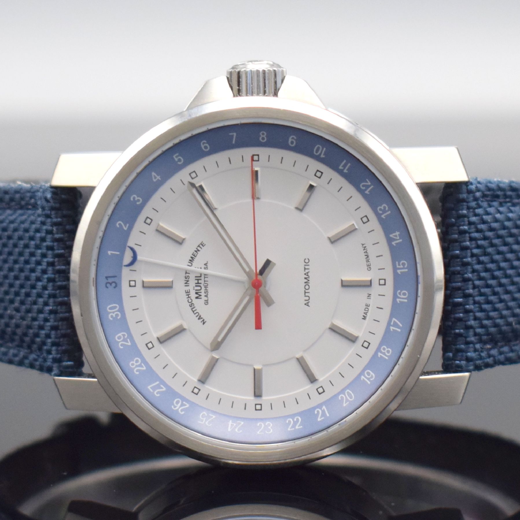 Detail a: MÜHLE GLASHÜTTE/SA Nautische Instrumente Herrenarmbanduhr Modell 29er in Stahl, Deutschland verk. lt. beil. Pap. 05/2020, Automatik, Ref. M1-25-32 ...