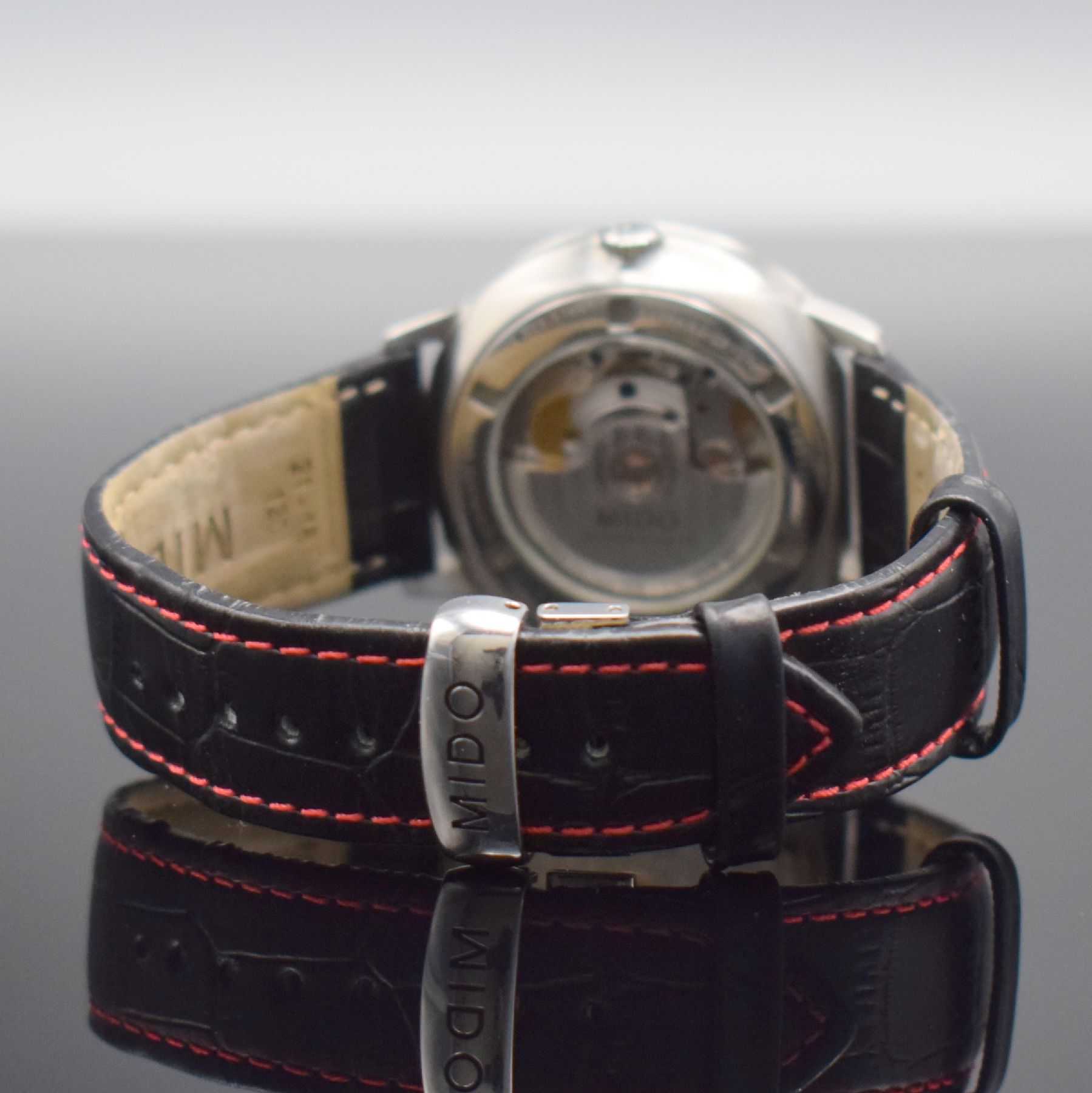 Detail b: MIDO Commander II Chronometer Herrenarmbanduhr in Stahl Referenz M021431 A, Schweiz um 2018, Automatik, beids. vergl. Geh., Boden verschr., ...