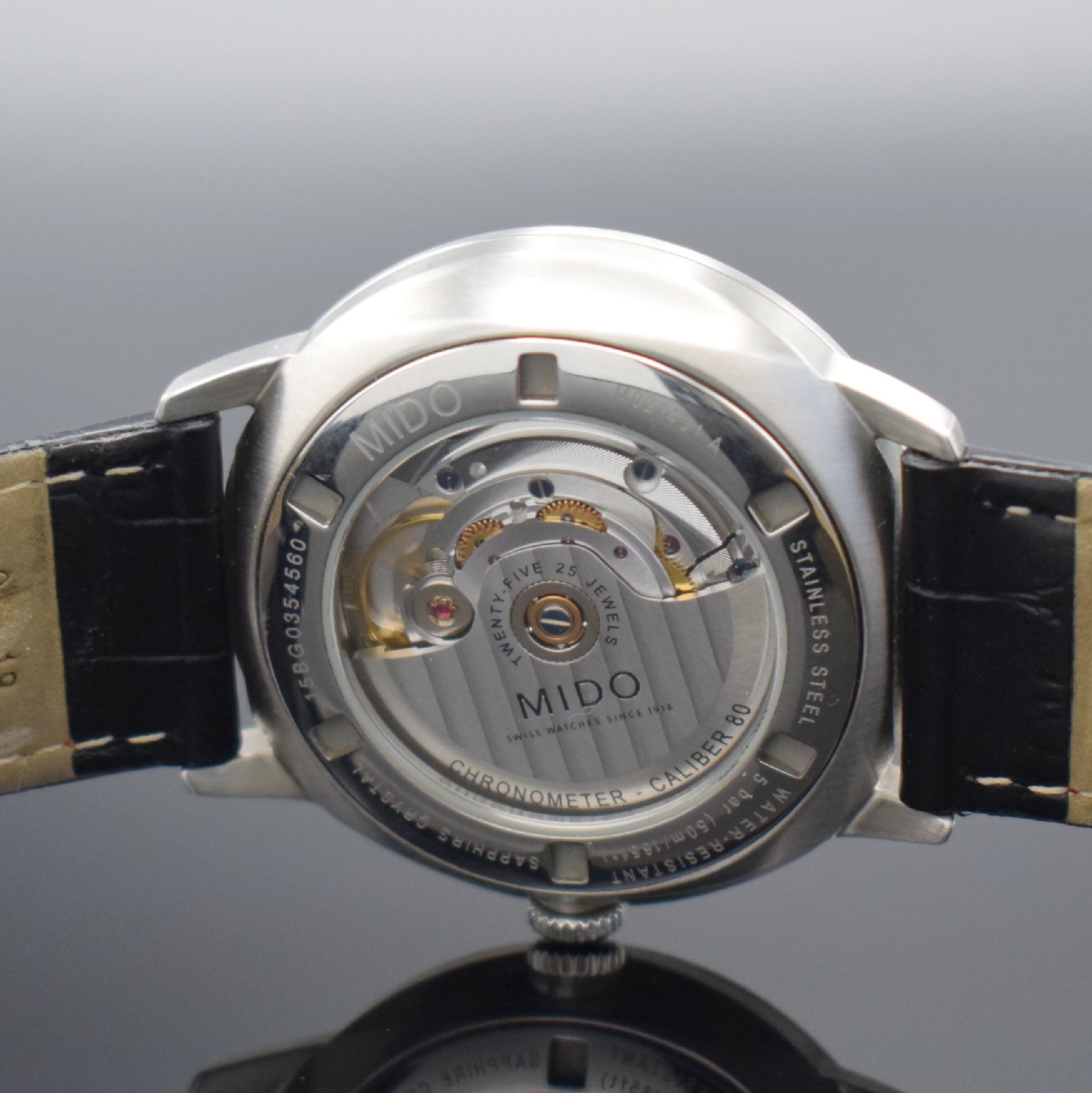 Detail e: MIDO Commander II Chronometer Herrenarmbanduhr in Stahl Referenz M021431 A, Schweiz um 2018, Automatik, beids. vergl. Geh., Boden verschr., ...