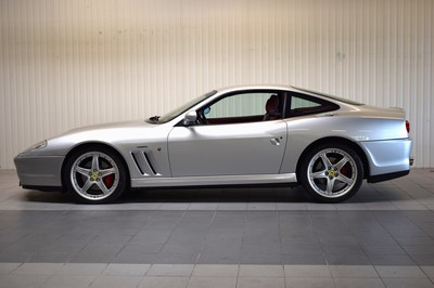 26370315f - Ferrari 575 F1 Maranello, first registered 01/2005, chassis number: ZFFBT55B000134687, mileage approximately 41.000 km, regularly serviced, 379 kW/515 PS, automatic transmission, exterior color silver metallic, interior full leather in Bordeaux, Daytona seats, complete onboard toolkit/original toolbox, 2 new tanks installed