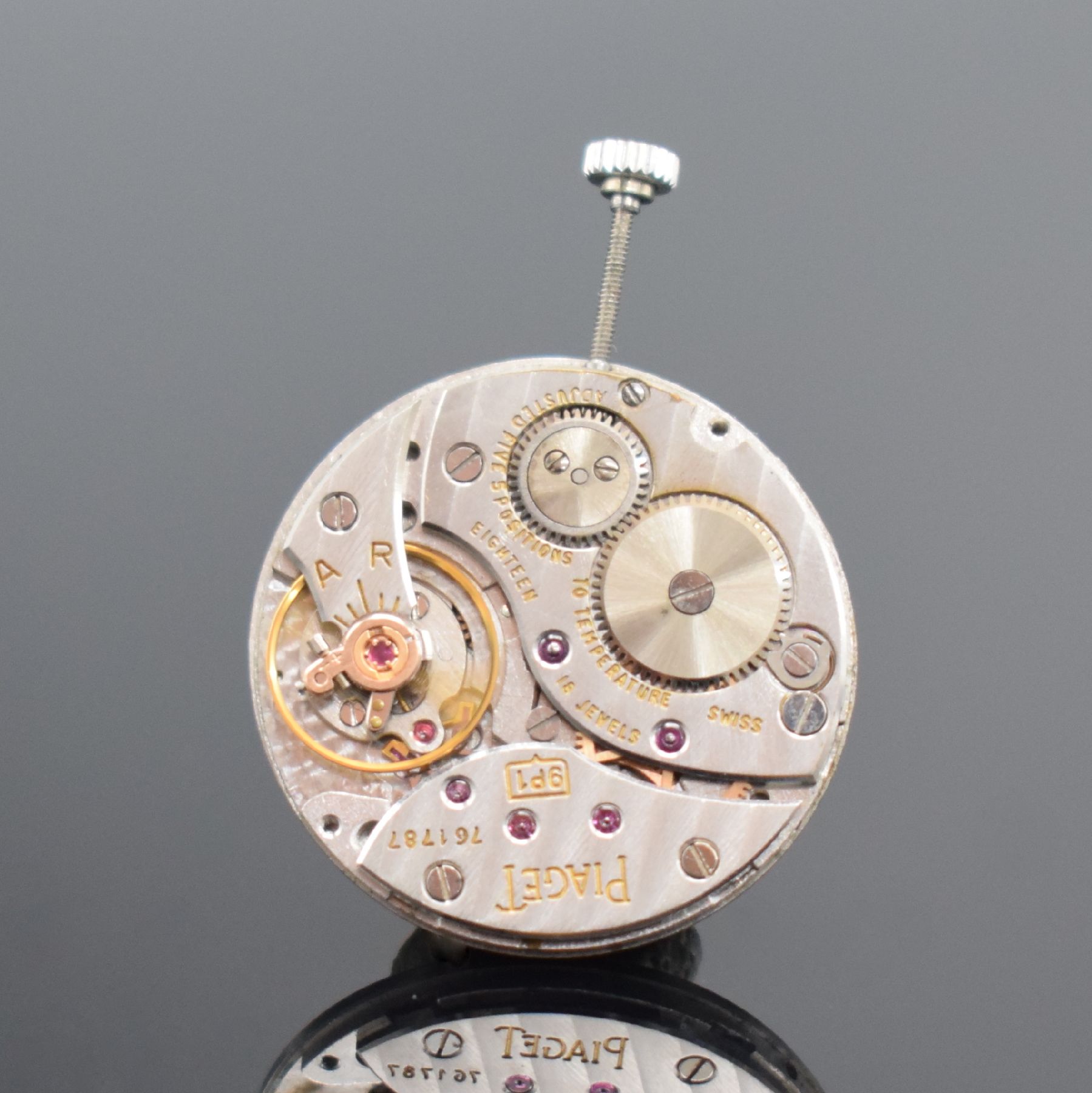 Detail h: PIAGET 6-eckige mit Diamanten besetzte Armbanduhr in WG 750/000 Referenz 99055, Schweiz um 1975, Handaufzug, 2-tlg. Geh., Boden 4-fach verschr., ...