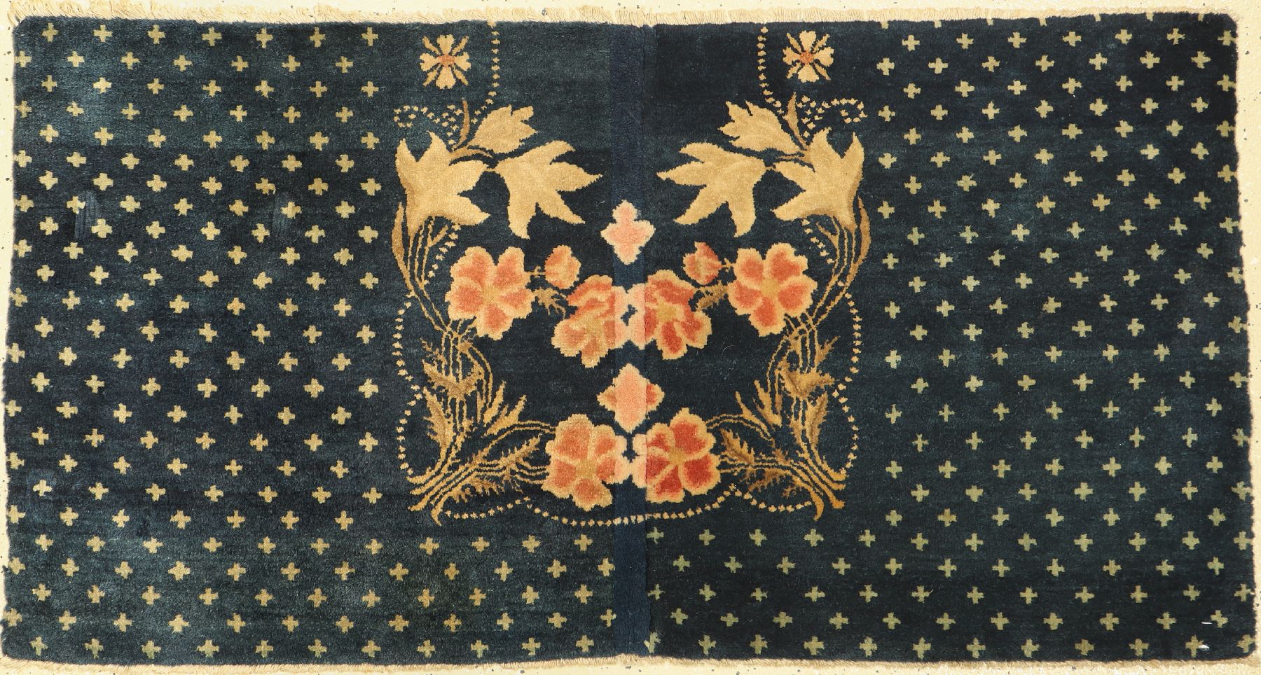 Pao Tow antik(Fragment), China, 19, Jhd, Wolle auf Baumwolle, ca. 140 x 74 cm, EHZ: 3(restauriert)