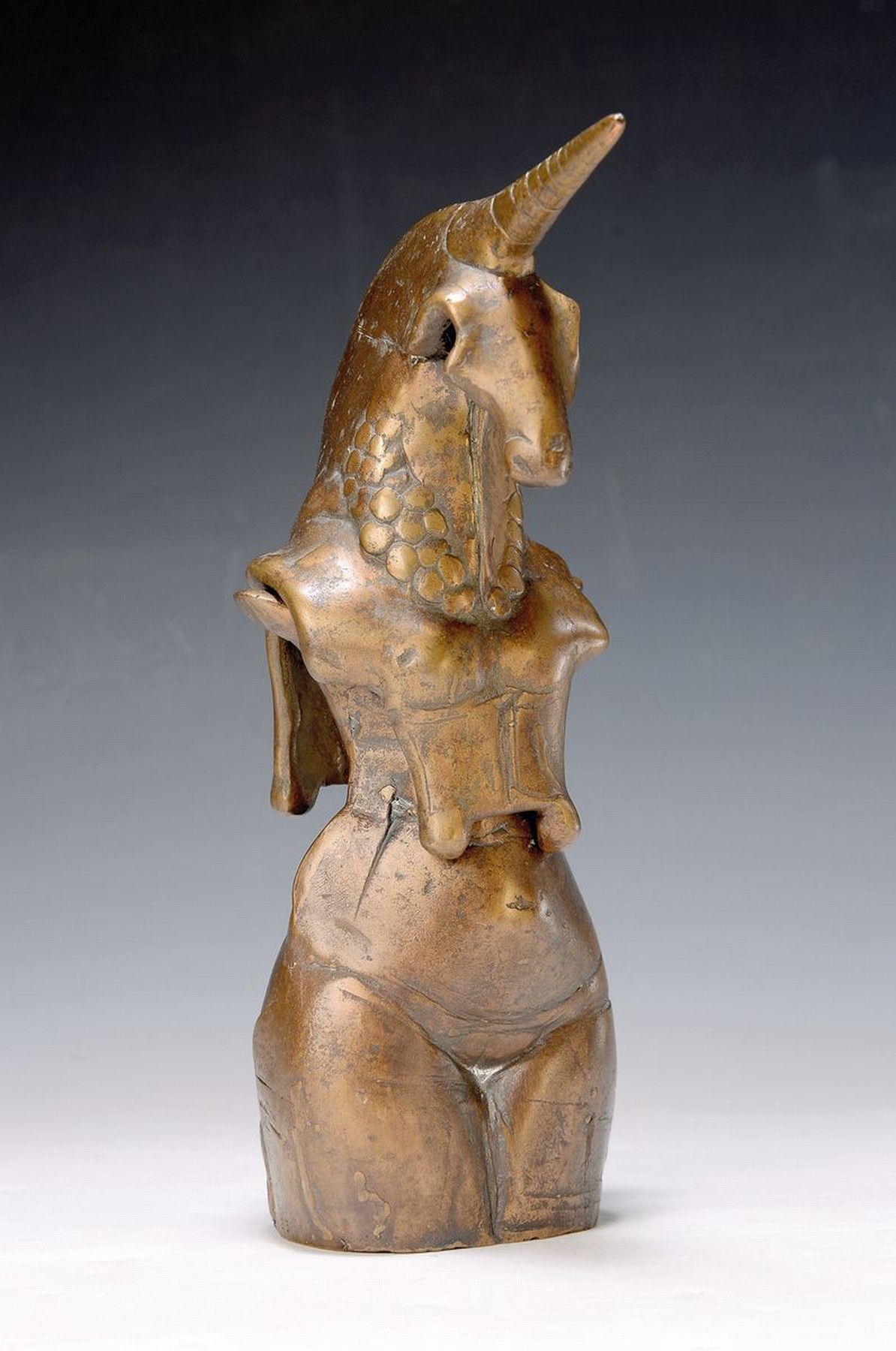 Gernot Rumpf, geb. 1941 Kaiserslautern, weiblicher Torso unter Einhornpanzer, zwei- teilige Bronzeskulptur, sign. und dat. 1990, H. ca. 28cm
