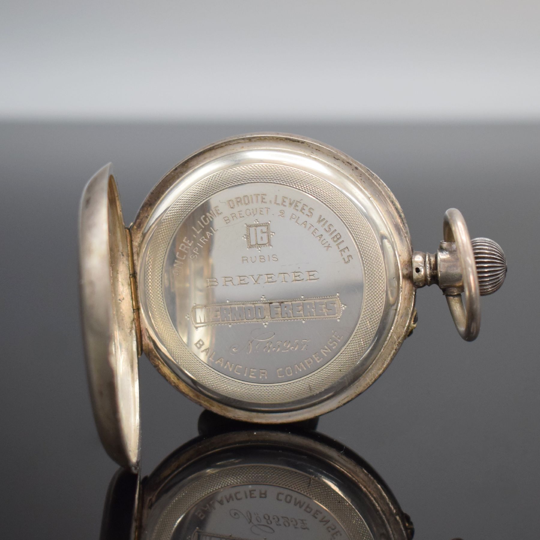Detail c: MERMOD FRERES offene Taschenuhr in 875er Silber, Schweiz um 1900, Geh. dell./angel., guill. Rückdeckel m. Monogrammspiegel, Emailzifferbl. m. röm. ...
