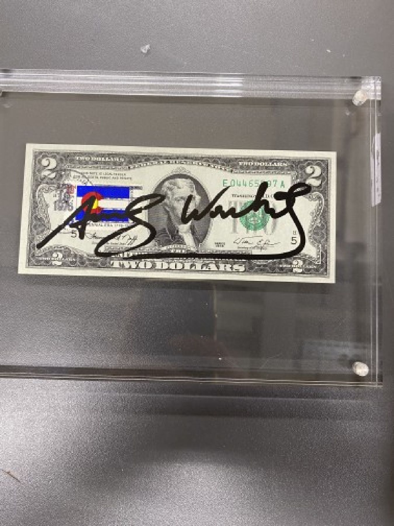 Detail b: Andy Warhol, 1928-1987, "2 Dollars (Thomas Jefferson)" Seriennr. E04465797A, 1976, Briefmarke u. US-Post-Stempel (13.April 1976),Vorder- u. ...