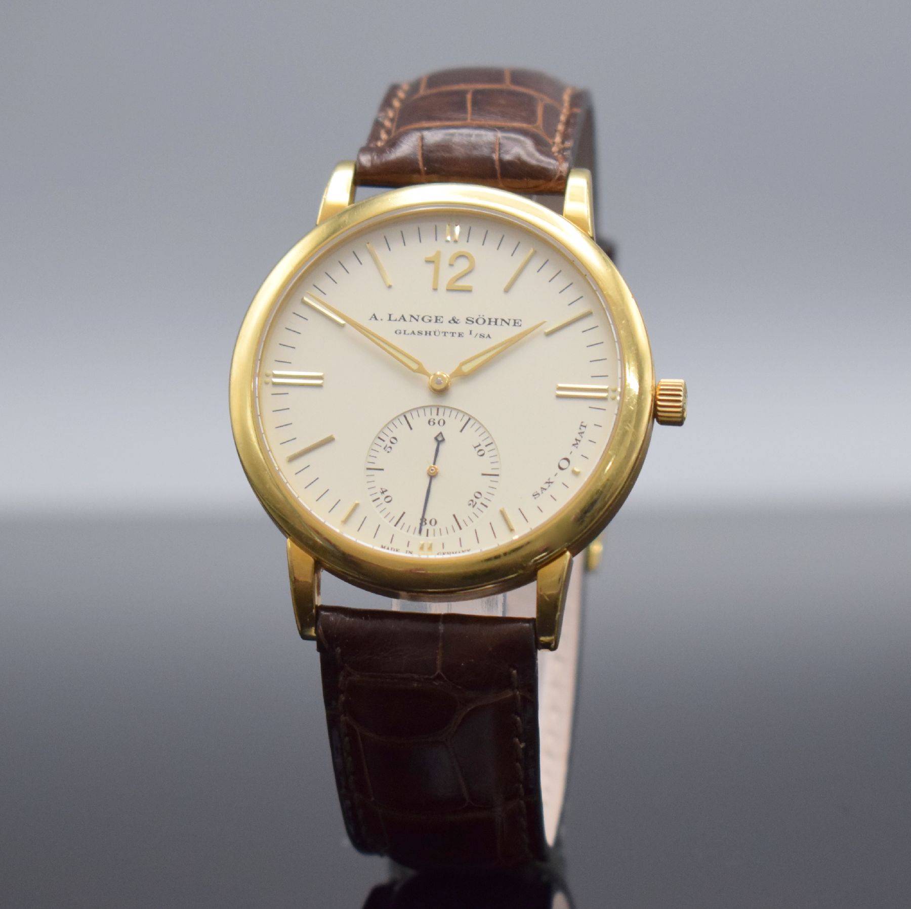 Detail b: A. LANGE & SÖHNE feine Herrenarmbanduhr Sax-O-Mat Referenz 301.021, Deutschland um 2000, Automatik, massives 3-teil. Gehäuse, Boden 6-fach ...