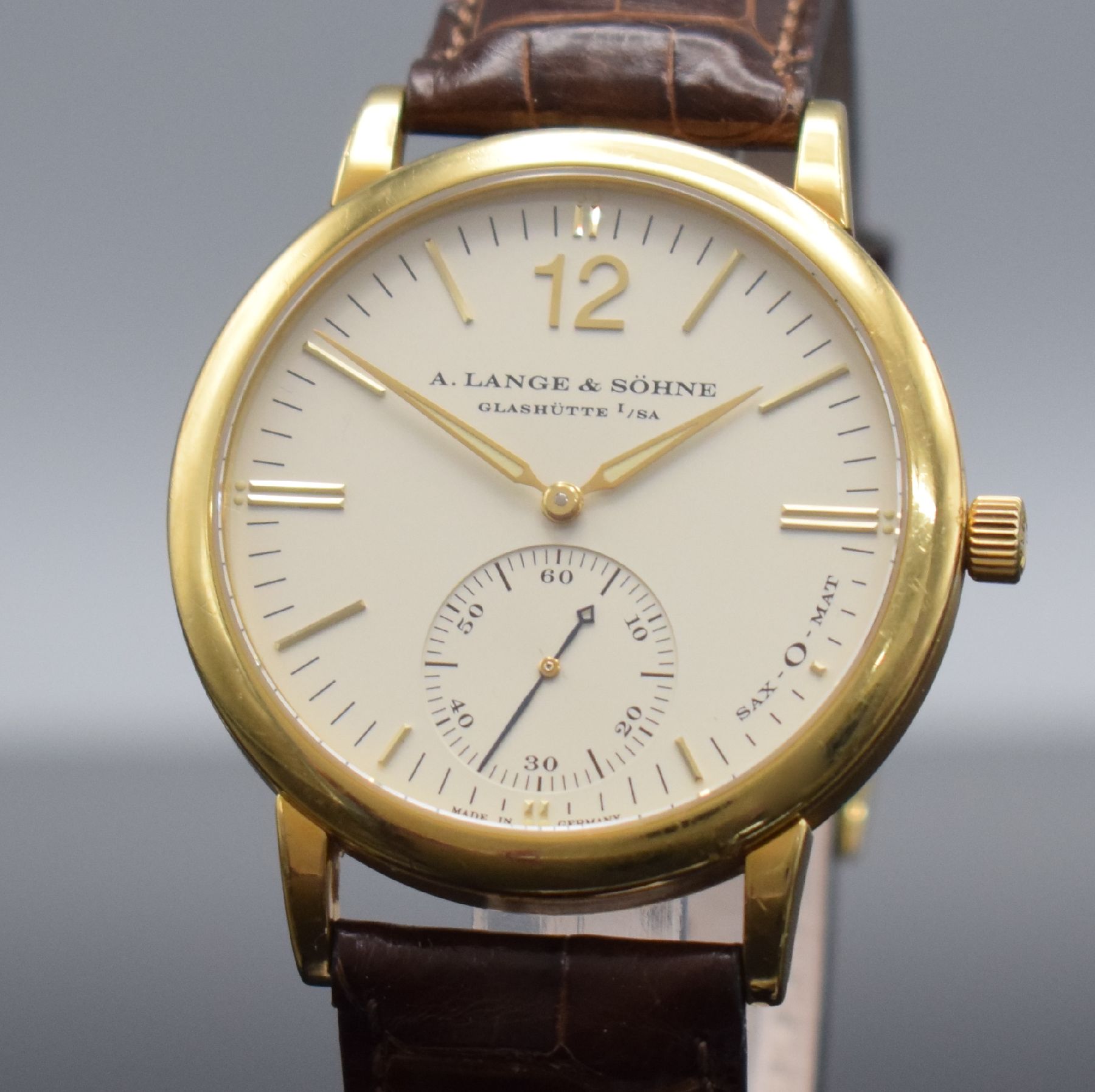Detail c: A. LANGE & SÖHNE feine Herrenarmbanduhr Sax-O-Mat Referenz 301.021, Deutschland um 2000, Automatik, massives 3-teil. Gehäuse, Boden 6-fach ...