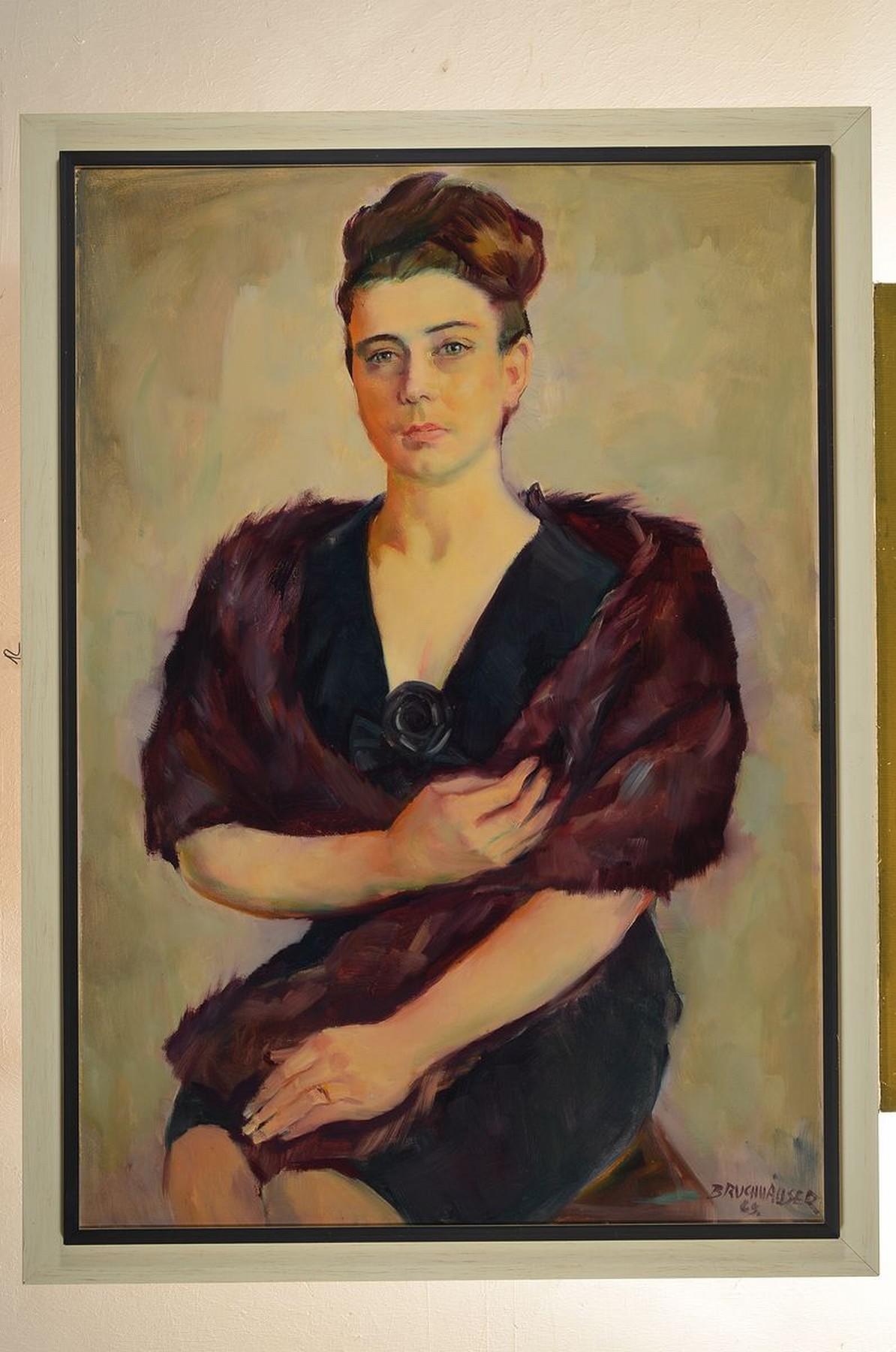 Detail k: Karl Bruchhäuser, 1917-2005, Studium an der Akademie Düsseldorf, war ansässig in Neuwied, hier: Porträt einer Frau mit Pelzstola, Öl/Lwd, rechts ...