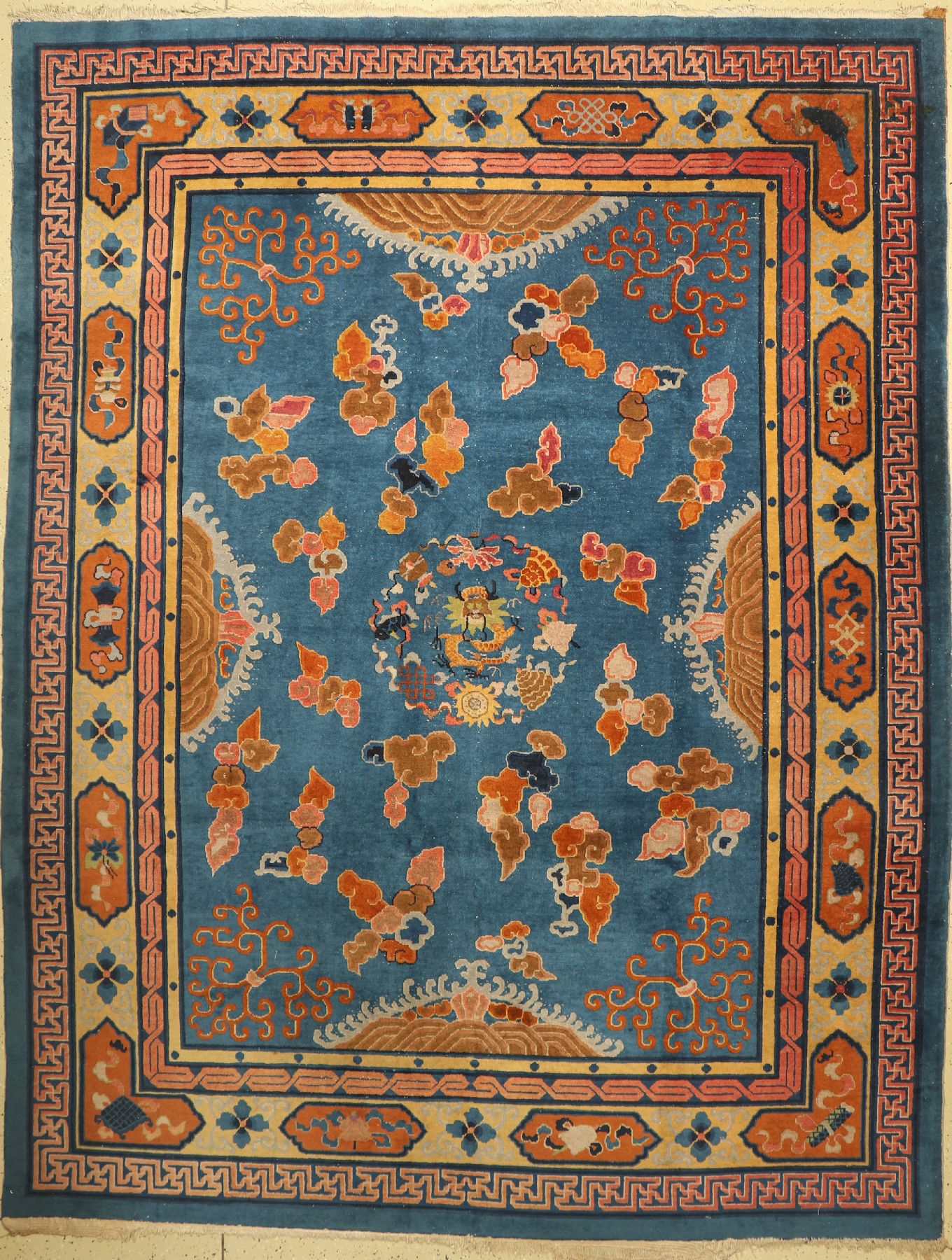 Peking Drachenteppich, China, um 1930/1940,Wolle auf Baumwolle, ca. 355 x 272 cm, EHZ: 3