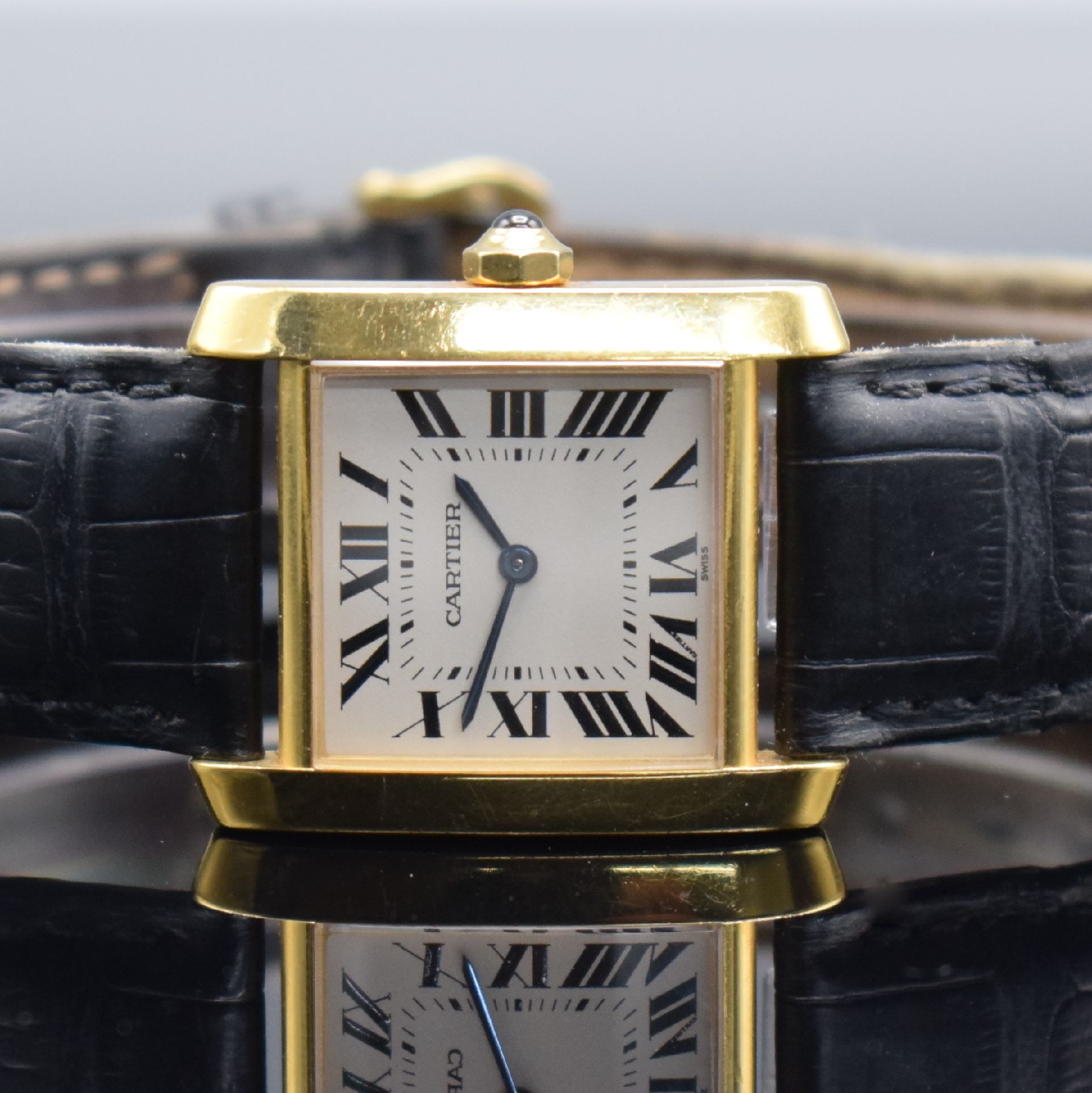 Detail a: CARTIER Damenarmbanduhr Tank Francaise in GG 750/000, Schweiz um 2005, quarz, Ref. 1821, Boden 4-fach verschr., neutr. Lederband m. orig. Dornschl. ...