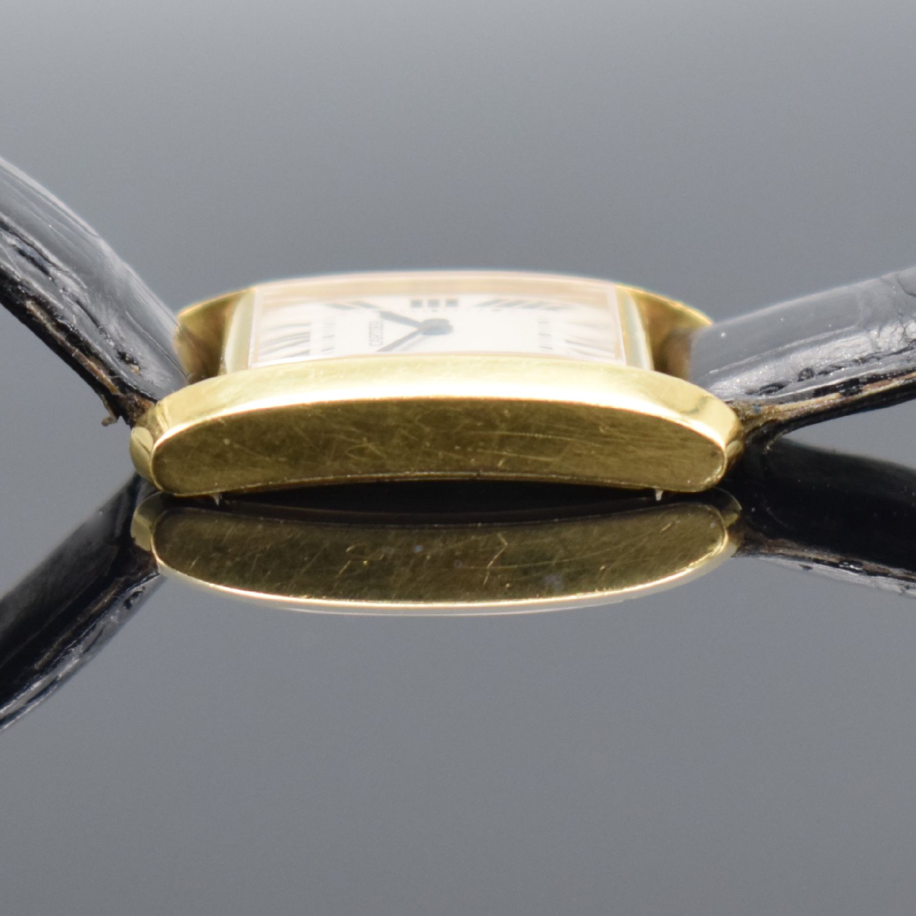 Detail e: CARTIER Damenarmbanduhr Tank Francaise in GG 750/000, Schweiz um 2005, quarz, Ref. 1821, Boden 4-fach verschr., neutr. Lederband m. orig. Dornschl. ...