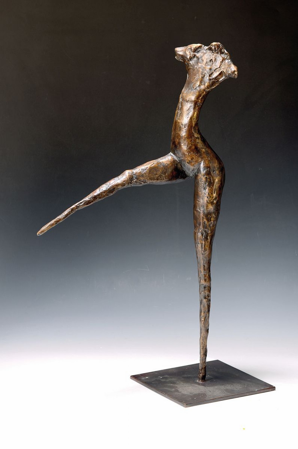 Pieter Sohl, 1933-2018, war Künstler in Heidelberg, Hier: Bronze Skulptur, "Tanz II", H. ca. 66 cm
