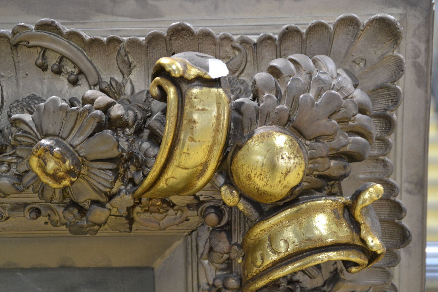 Detail e: F. Münsterfeld, deutscher Maler der 2. Hälfte des 19. Jh., Winterlandschaft mit Eisfischern, Öl/Lwd, rechts unten signiert, ca. ...
