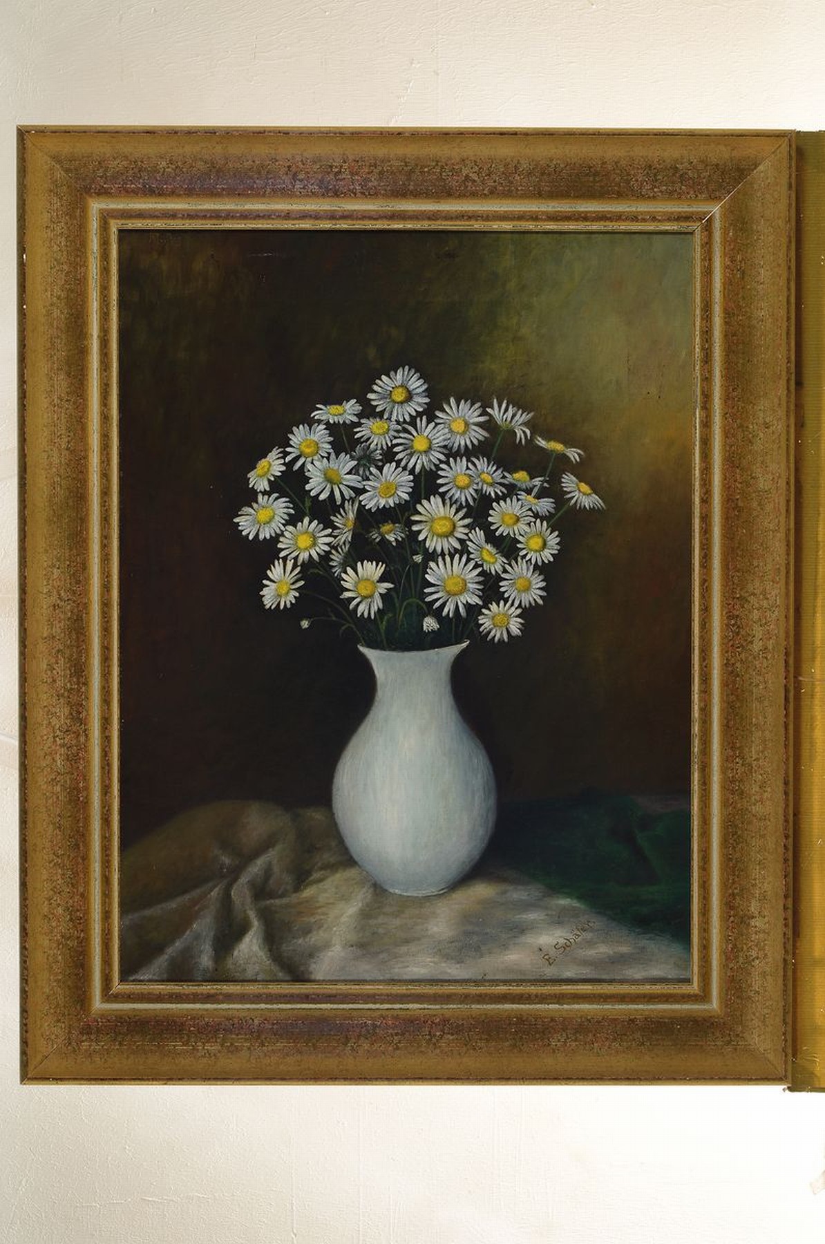 Detail k: E. Schäfer, Maler der 1. Hälfte des 20. Jh., Blumenstillleben mit Margeriten in Vase, Öl/Lwd, rechts unten signiert, ca. 63x45cm