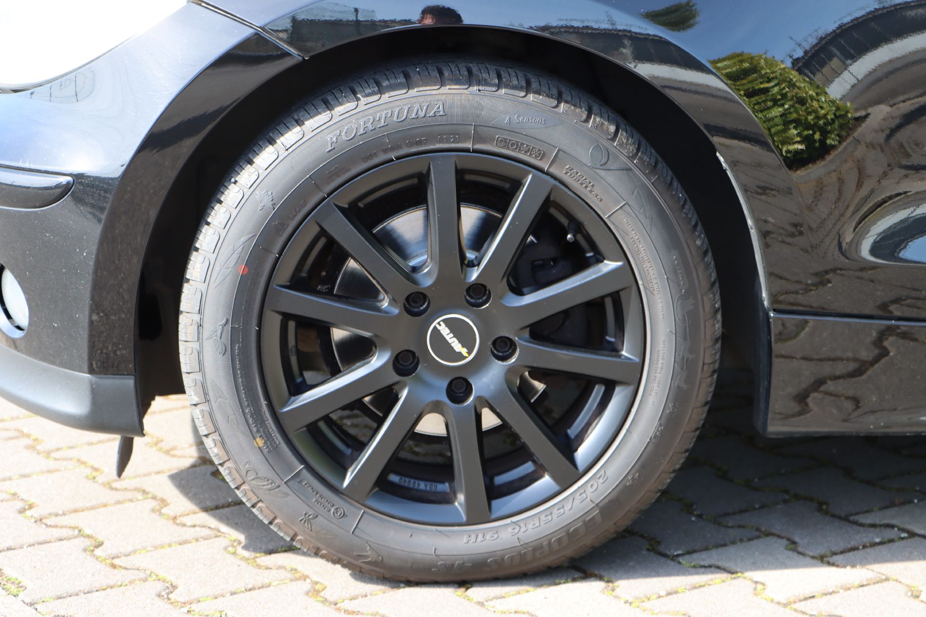 Detail e: BMW 116i Limousine, Fahrgestellnummer: WBAUF11020P089370, EZ 01/2007, 4. Hand, Laufleistung 166.899 km, HU 10/2022, 85 kW/116 PS, 6-Gang ...