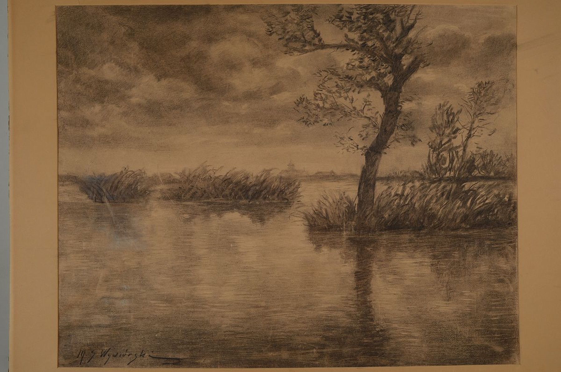 Detail k: Michael Gorstkin Wywiorski, 1861-1926, Kohlezeichnung auf braunem Papier, Seelandschaft mit Dorf im Hintergrund, signiert, li. ausgebessert, 54 x 68 ...