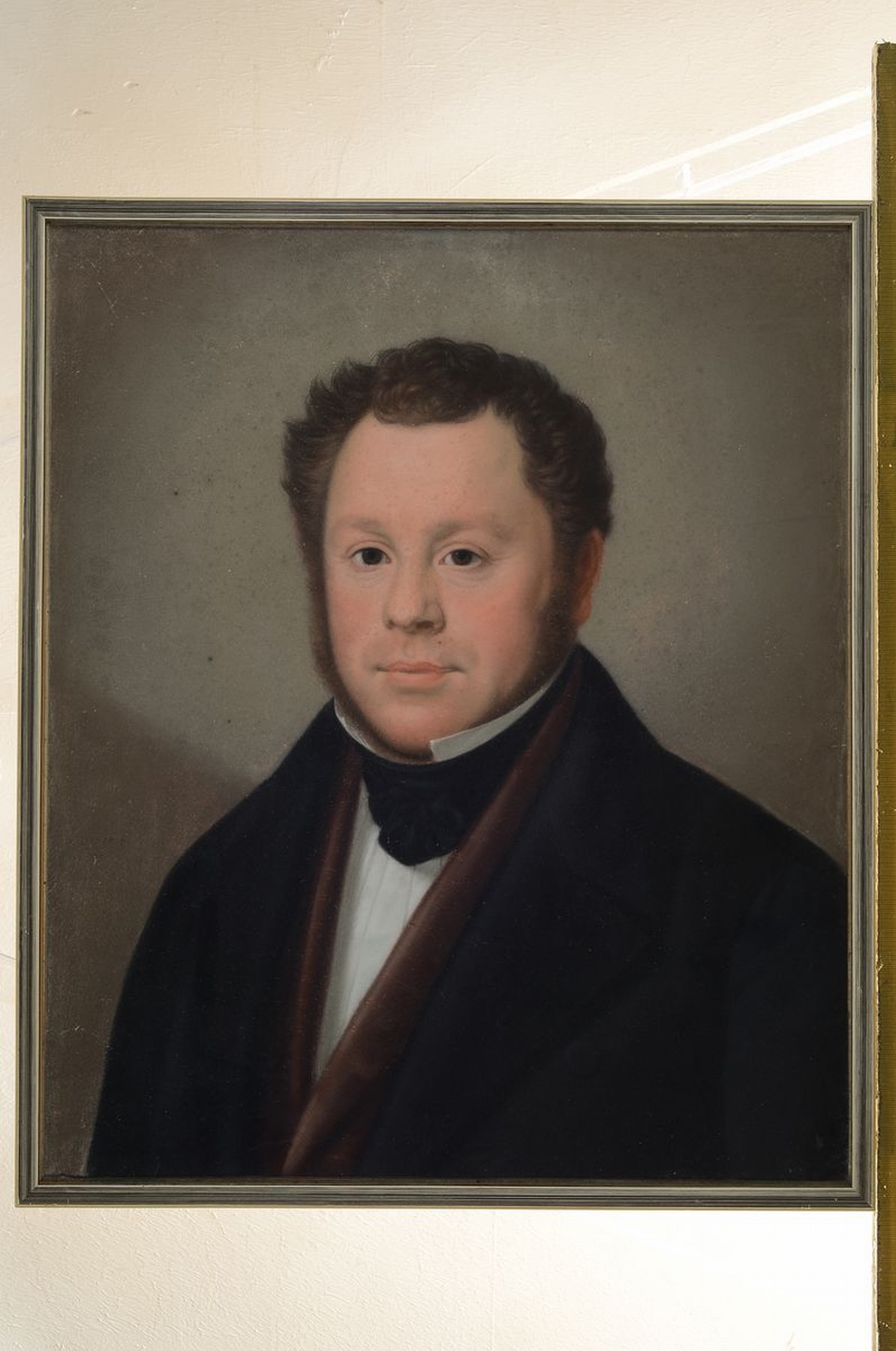Detail k: Unbekannter Maler des Biedermeier, deutsch, um 1860, Paar Porträts von Mann und Frau, Pastell auf Papier, je ca.55x46cm, u.Gl., schmaler Alurahmen