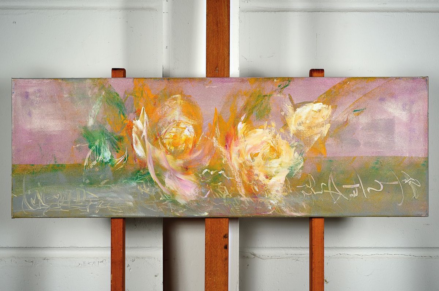 Detail k: Juvena Lavall, geb. 1961, Blumenstillleben, Öl/Lwd, signiert, verso nochmals signiert, dat. 2001, ca. 30 x 90 cm