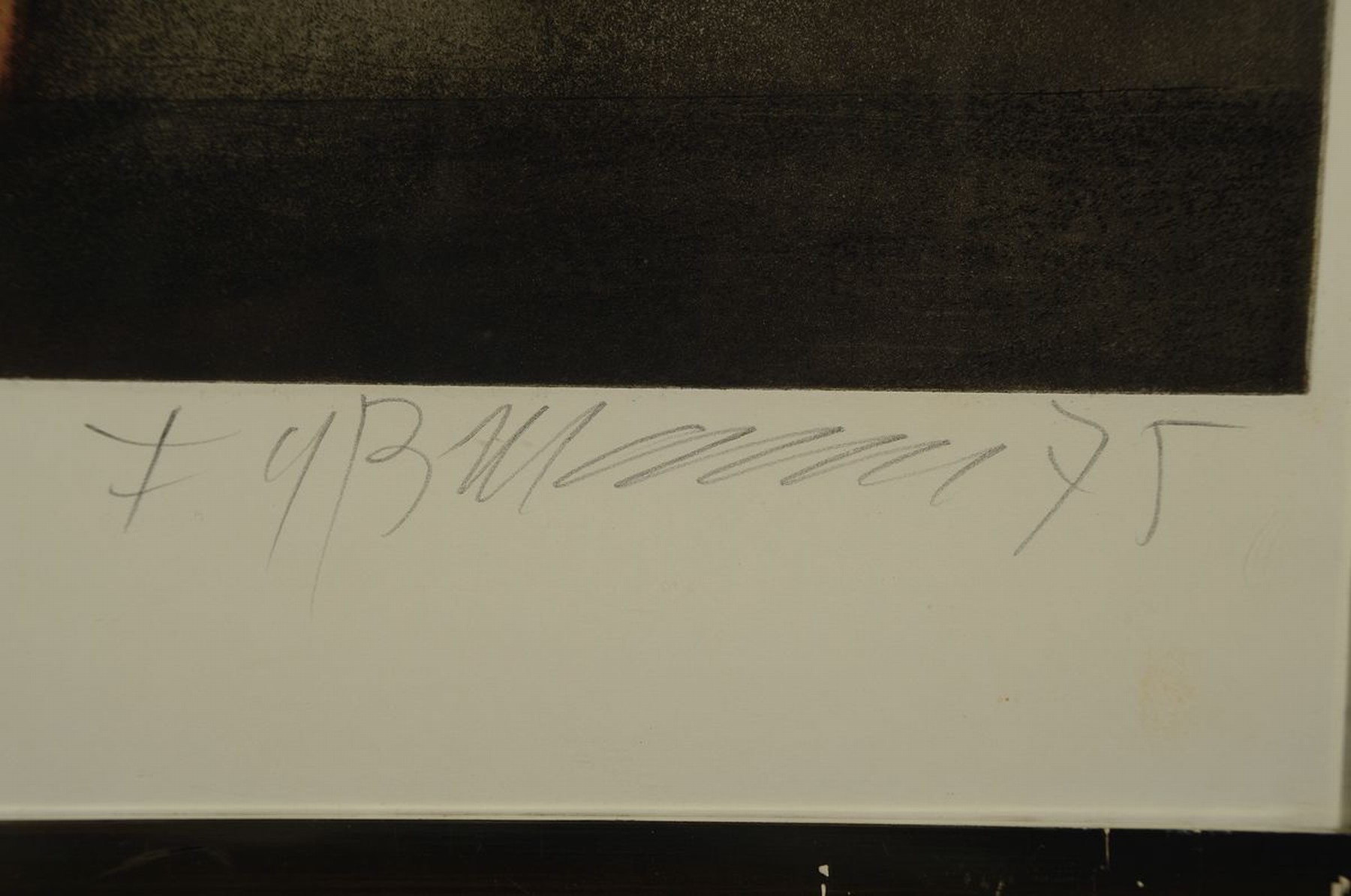 Detail a: Klaus Fußmann, geb. 1938, Hella K. in Gelb, Farbaquatintaradierung von 1975, signiert und num. 36/90, 60 x 60 cm, unter Glas, Rahmen ca.79x69cm, ...