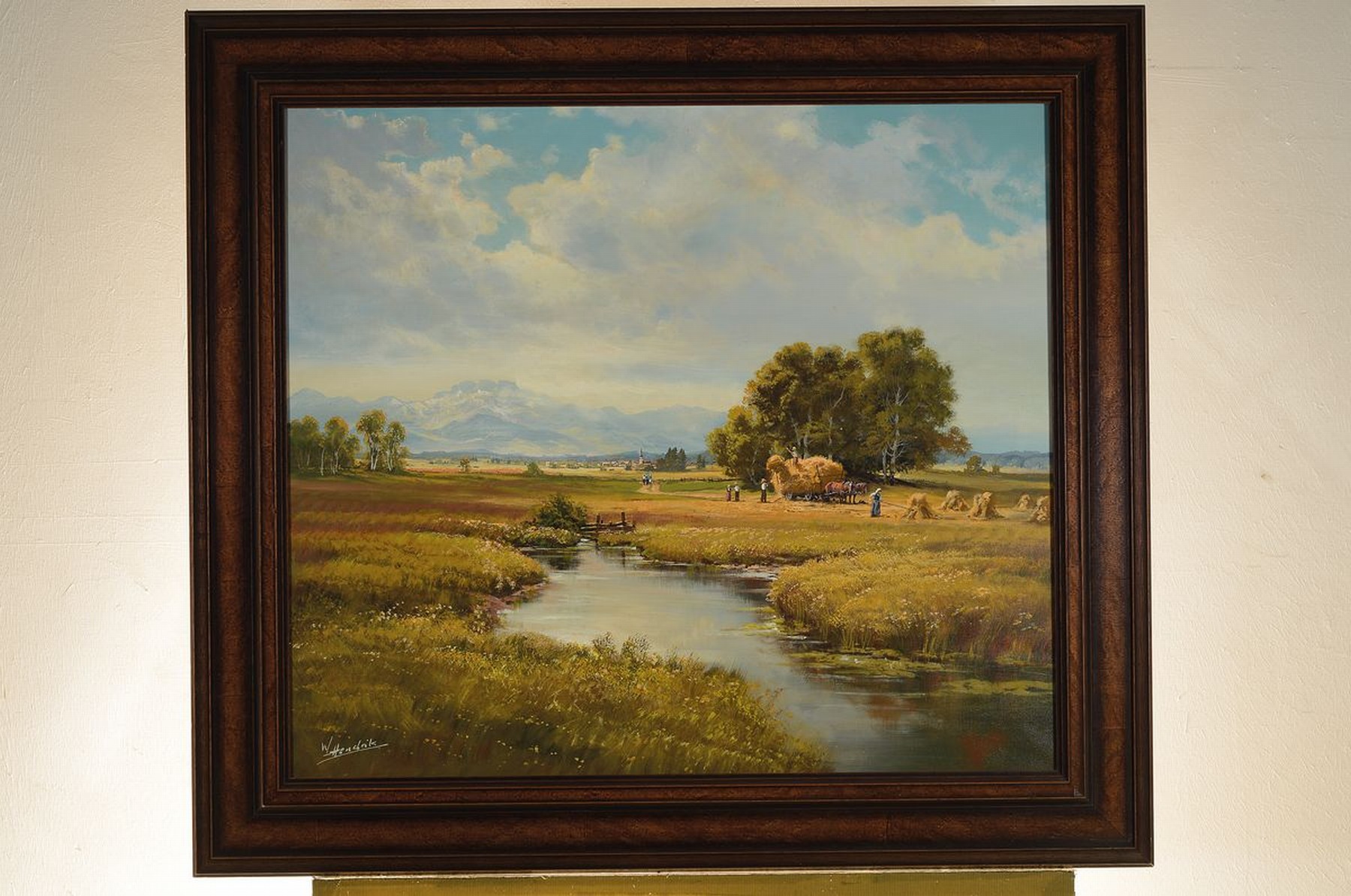 Detail k: W. Hendrik, geb. 1930 im Breisgau, Weite Voralpenlandschaft mit Bachlauf und einer Ernteszene rechts, Öl/Lwd, links unten signiert, ca. 60x70cm, R. ...